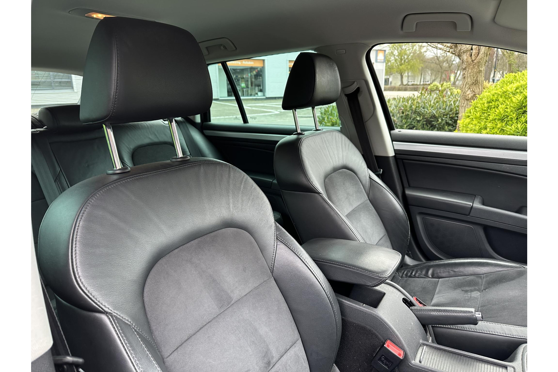 Škoda Superb Combi 1.6 TDI Sprint Pro 2014 Magnetic brown metallic 21