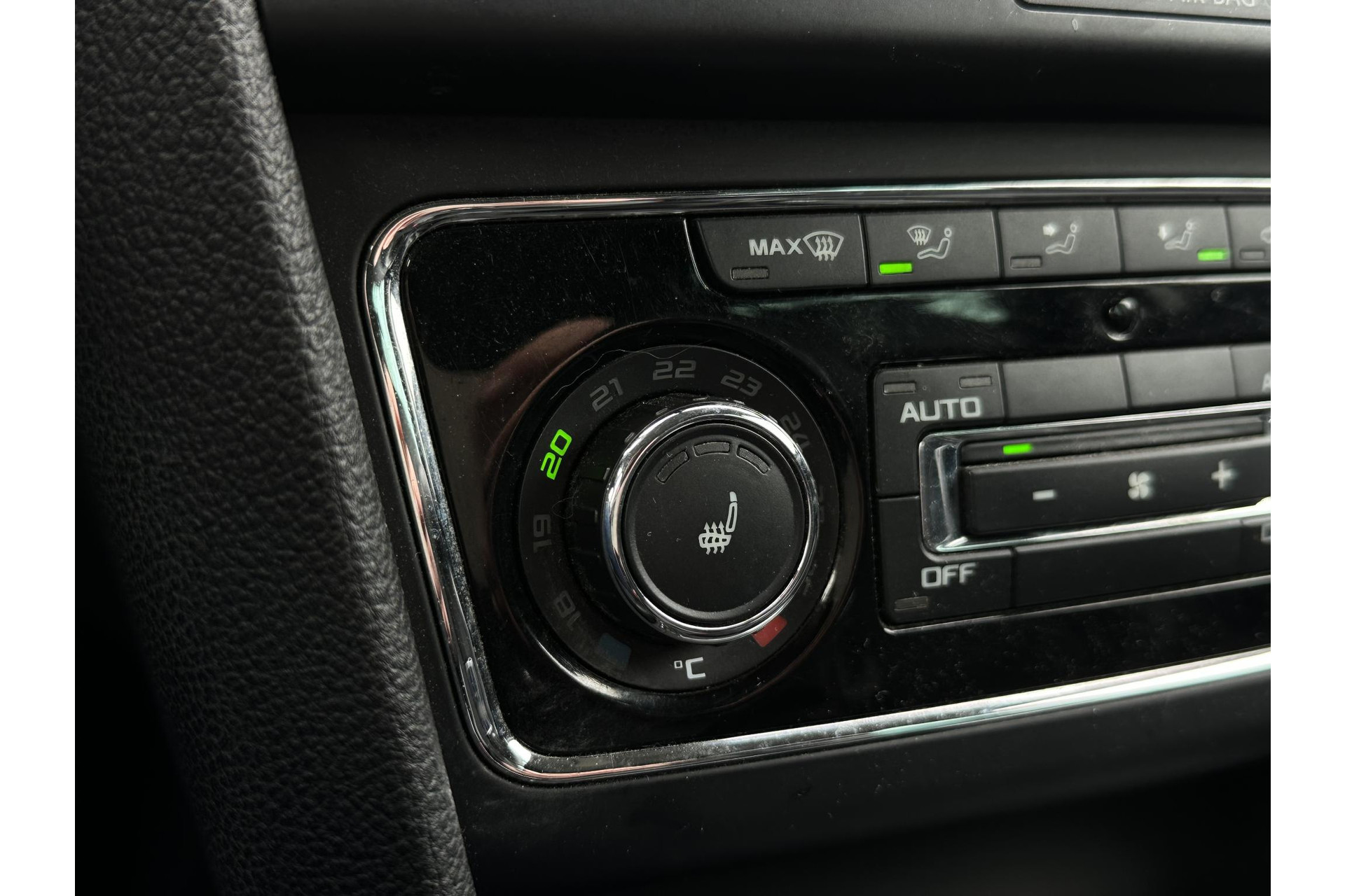 Škoda Superb Combi 1.6 TDI Sprint Pro 2014 Magnetic brown metallic 22