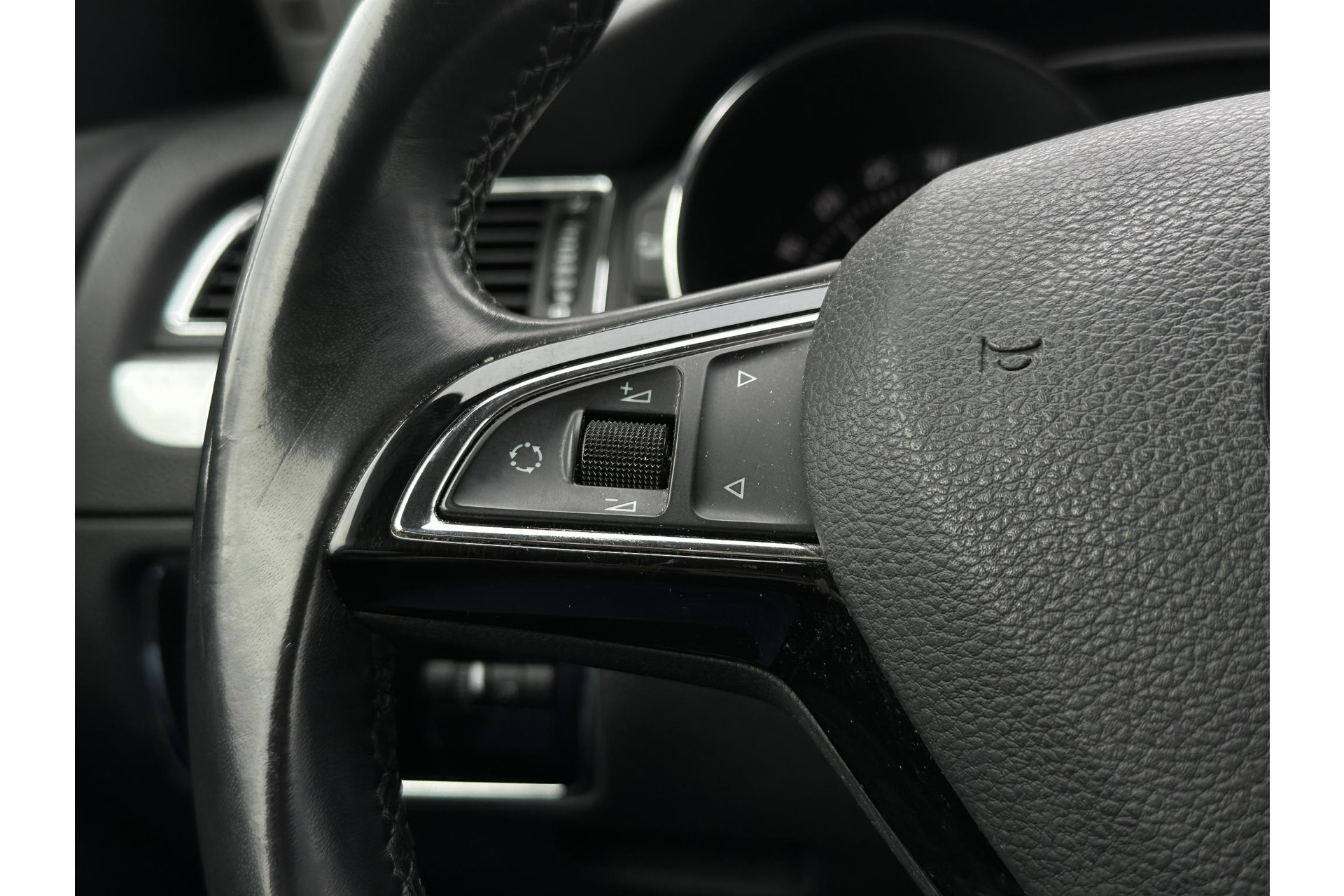 Škoda Superb Combi 1.6 TDI Sprint Pro 2014 Magnetic brown metallic 28