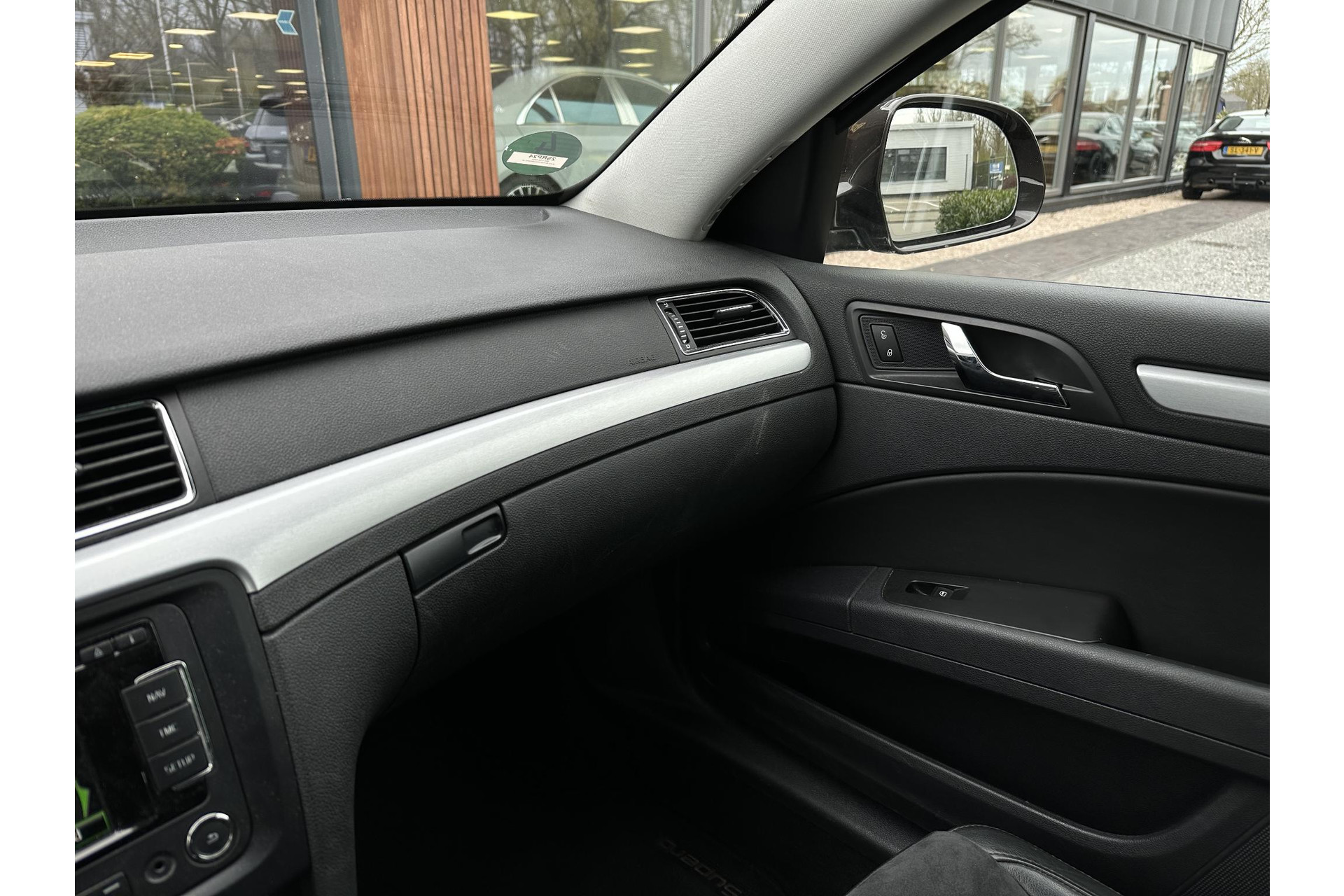 Škoda Superb Combi 1.6 TDI Sprint Pro 2014 Magnetic brown metallic 31