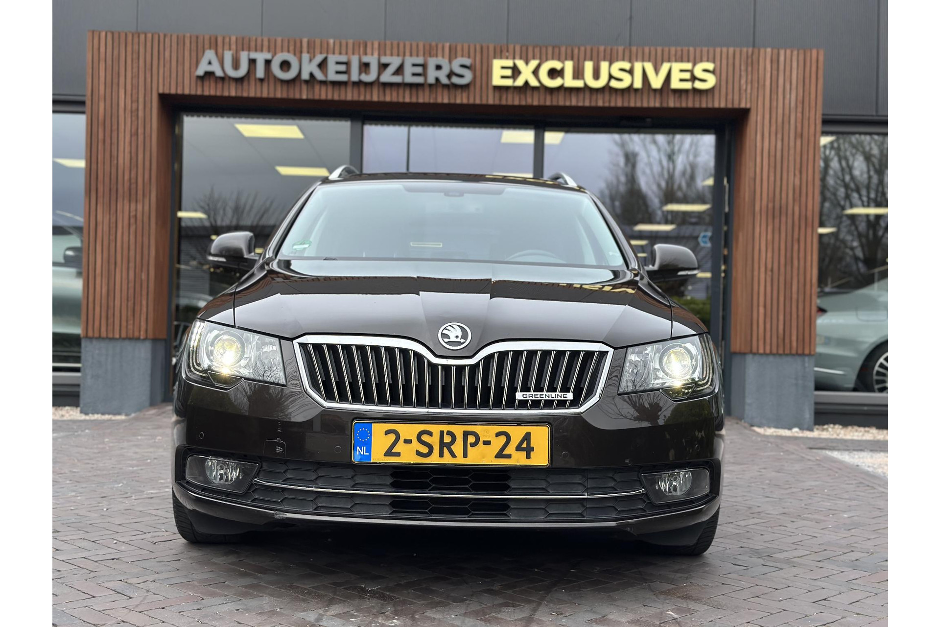 Škoda Superb Combi 1.6 TDI Sprint Pro 2014 Magnetic brown metallic 4