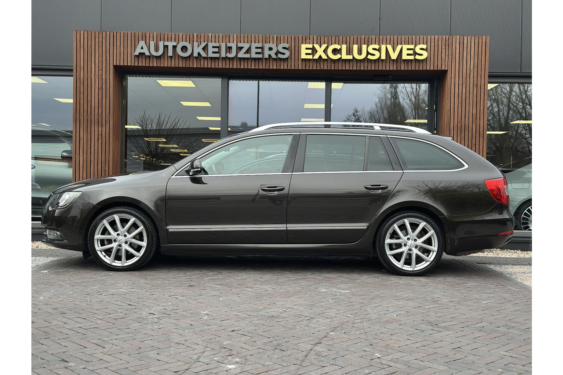 Škoda Superb Combi 1.6 TDI Sprint Pro 2014 Magnetic brown metallic 7