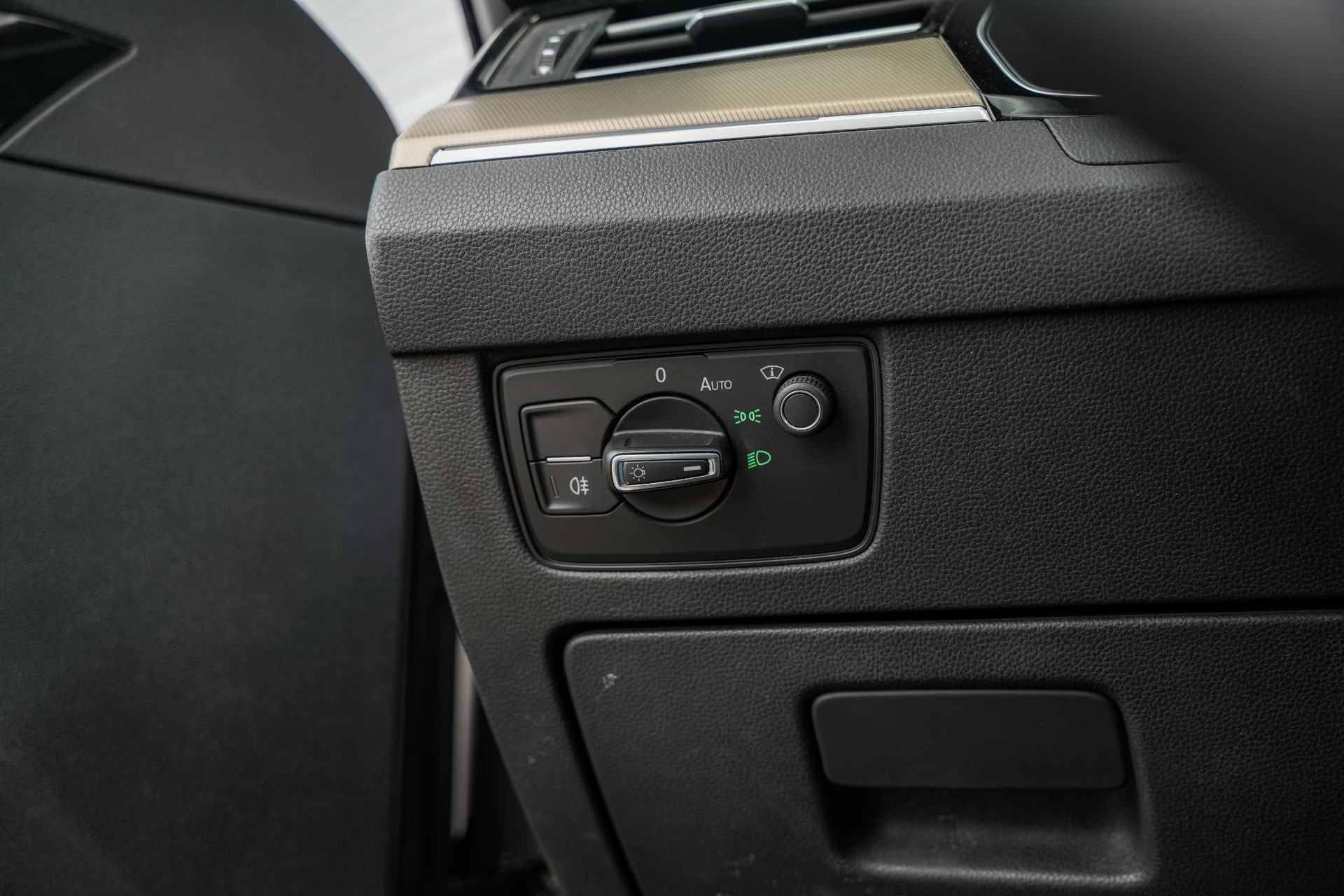 Volkswagen Arteon 2.0 TDI Elegance Business 2017 Pyrit silver 28