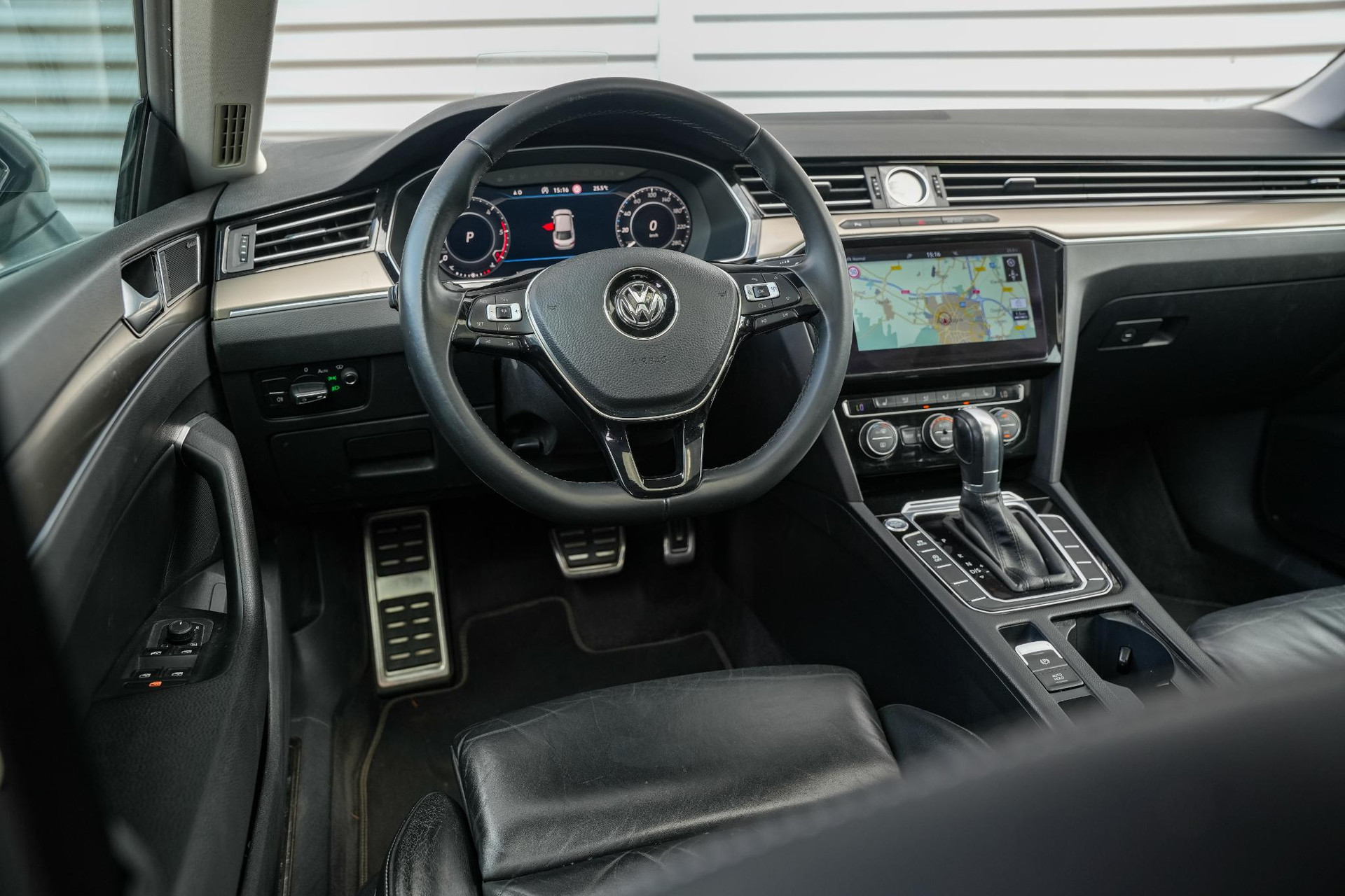 Volkswagen Arteon 2.0 TDI Elegance Business 2017 Pyrit silver 4