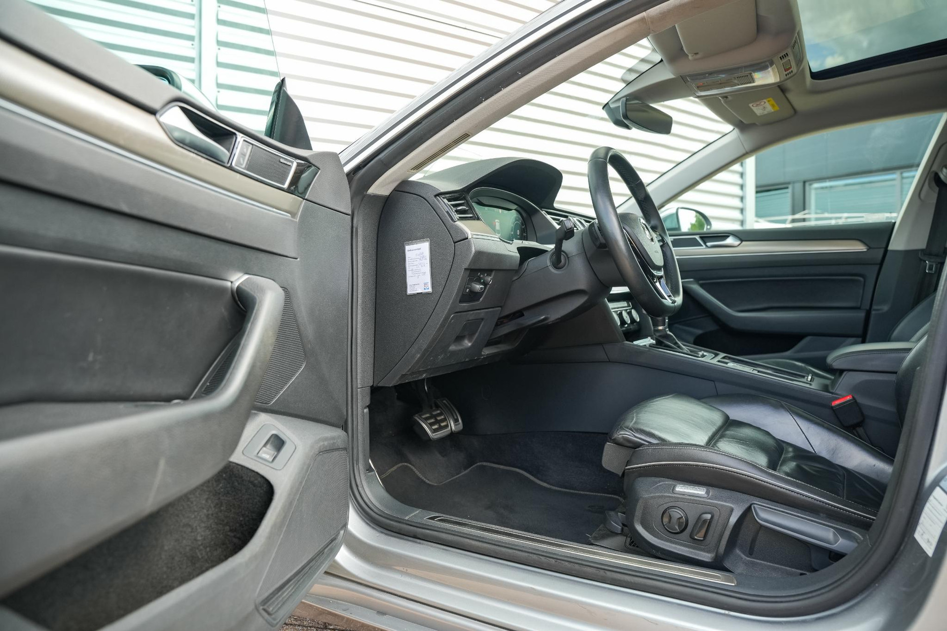 Volkswagen Arteon 2.0 TDI Elegance Business 2017 Pyrit silver 6