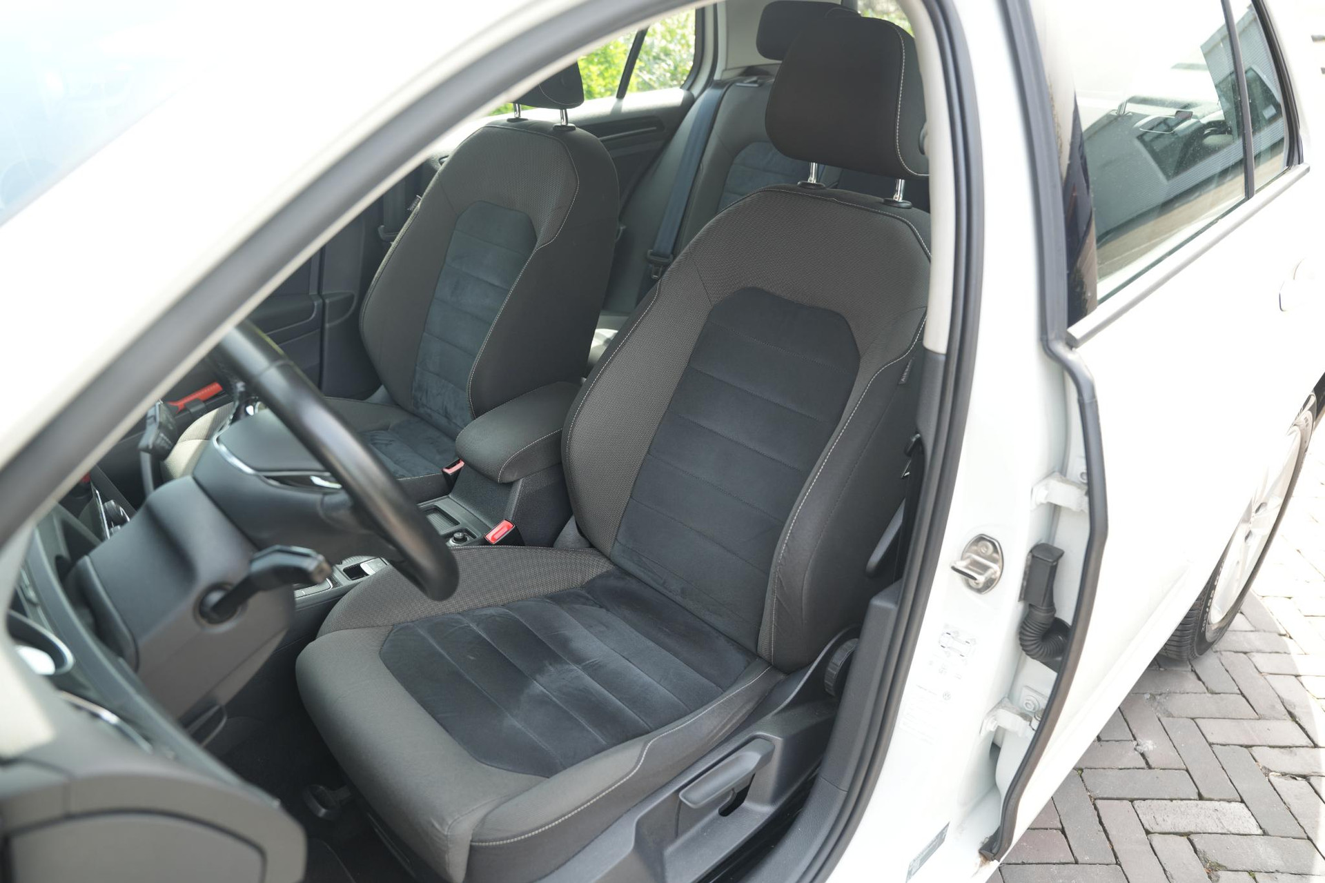 Volkswagen Golf 1.2 TSI Highline 2013 Oryx white pearl 13