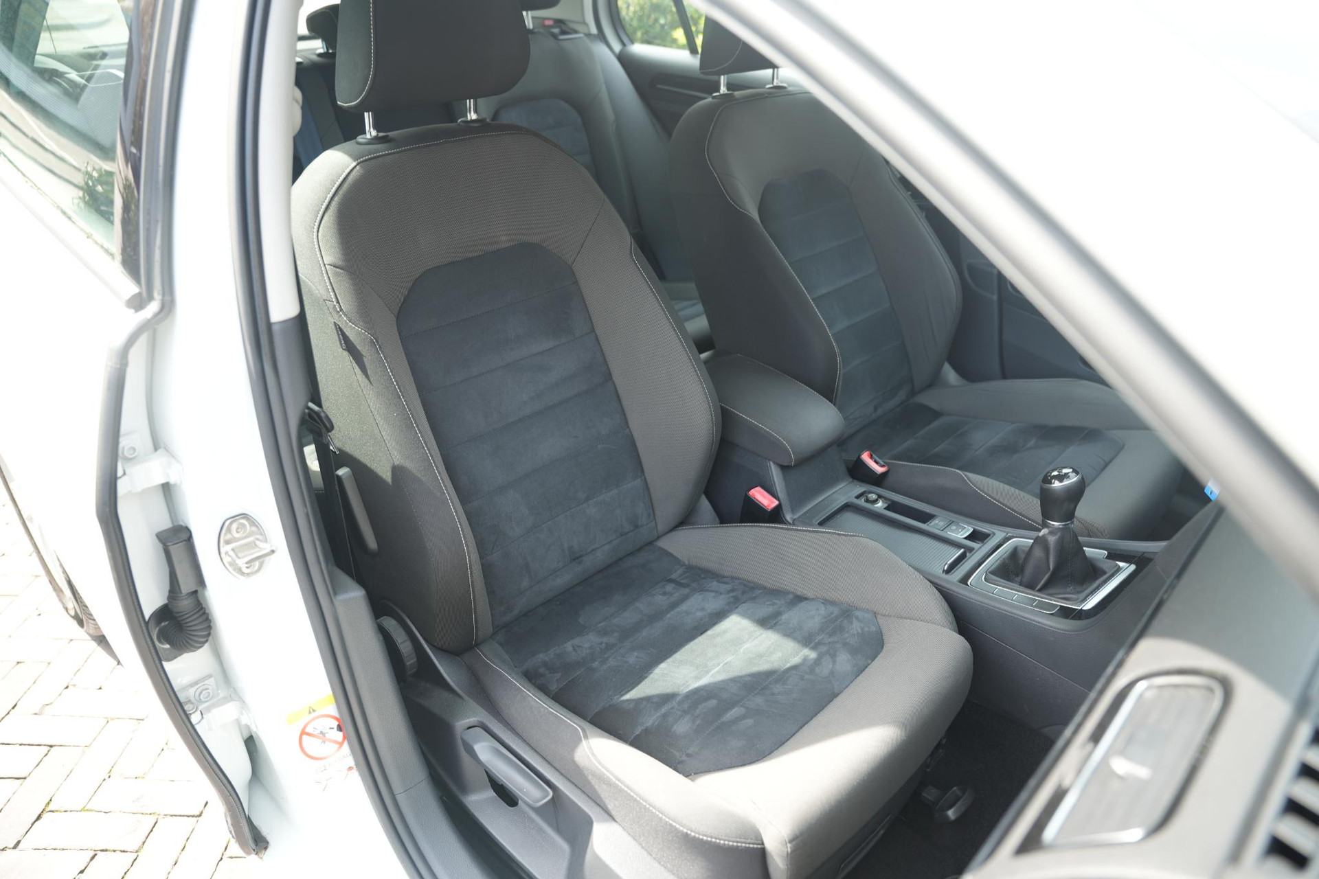 Volkswagen Golf 1.2 TSI Highline 2013 Oryx white pearl 15