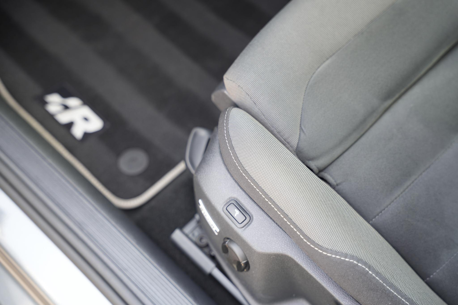 Volkswagen Golf 1.4 TSI Highline 2017 Indium grey metallic 15