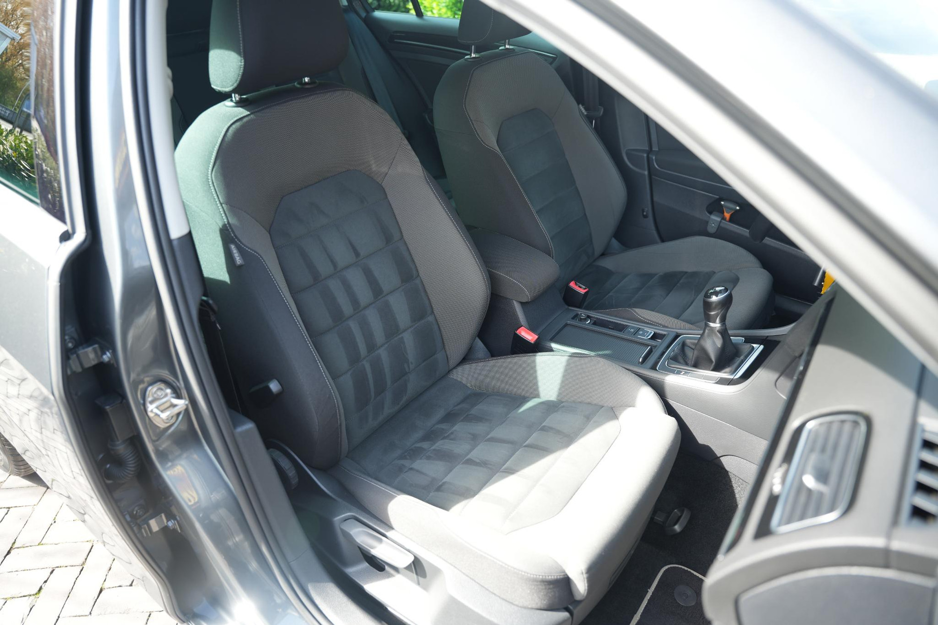 Volkswagen Golf 1.4 TSI Highline 2017 Indium grey metallic 18