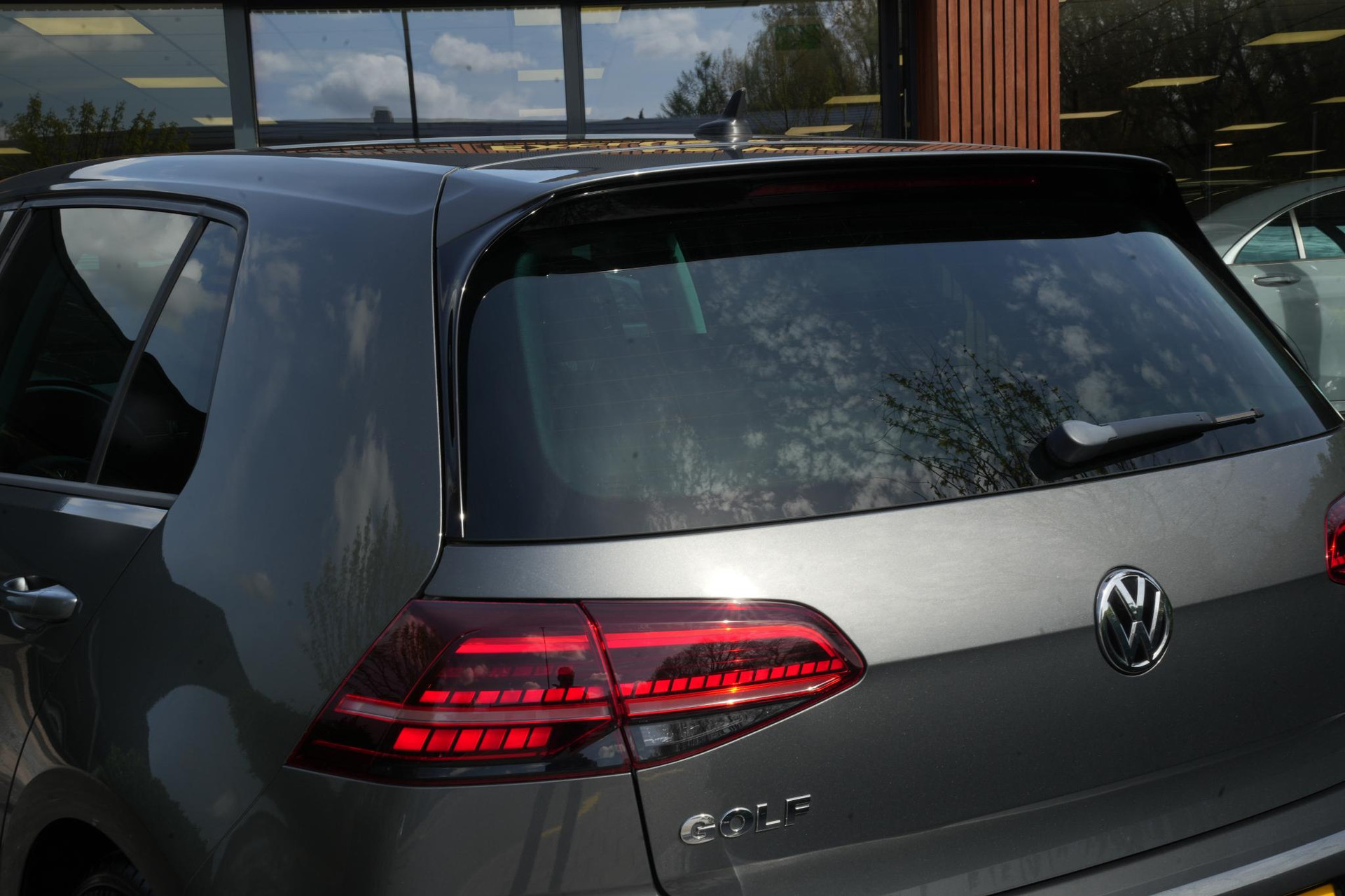 Volkswagen Golf 1.4 TSI Highline 2017 Indium grey metallic 24