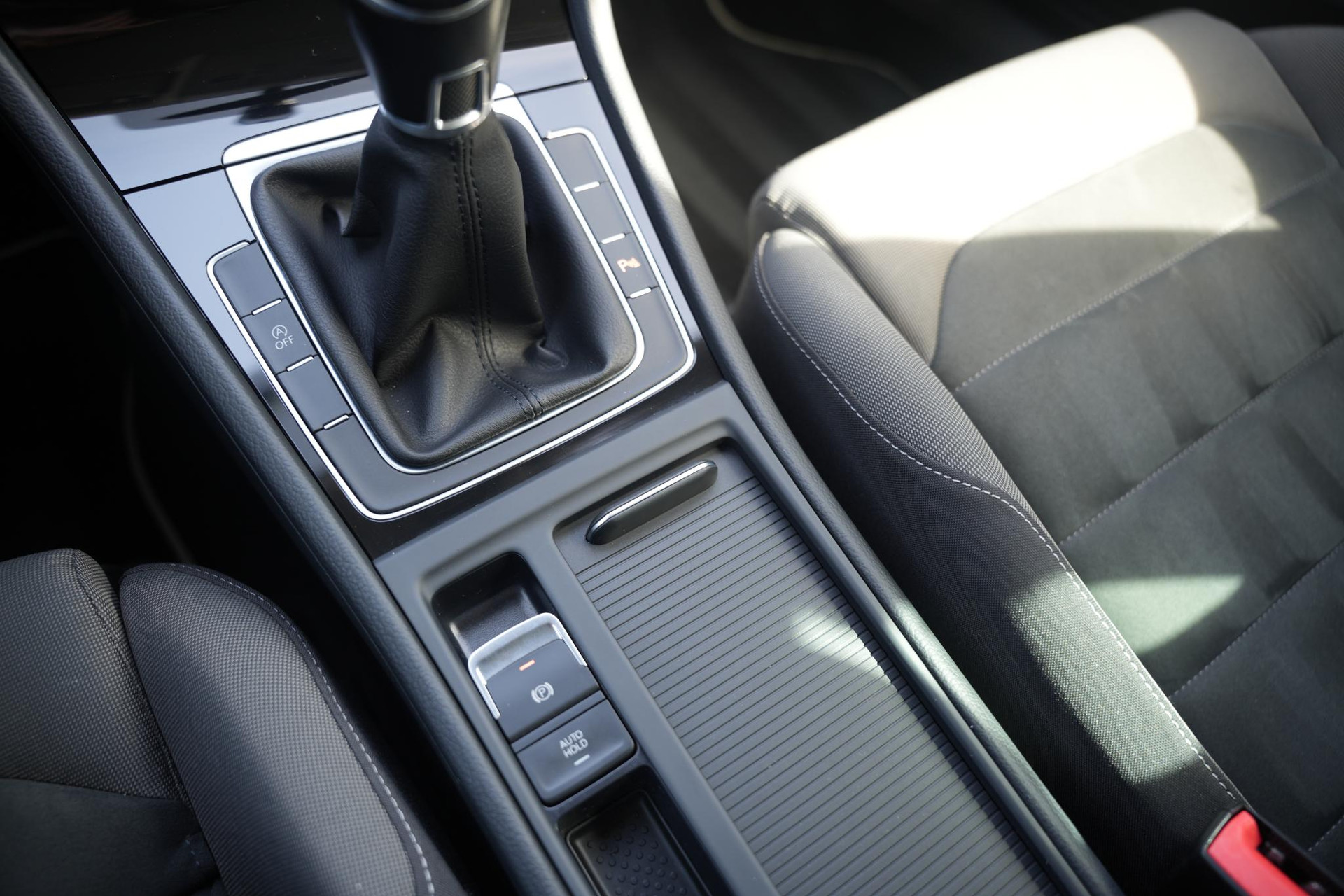 Volkswagen Golf 1.4 TSI Highline 2017 Indium grey metallic 32