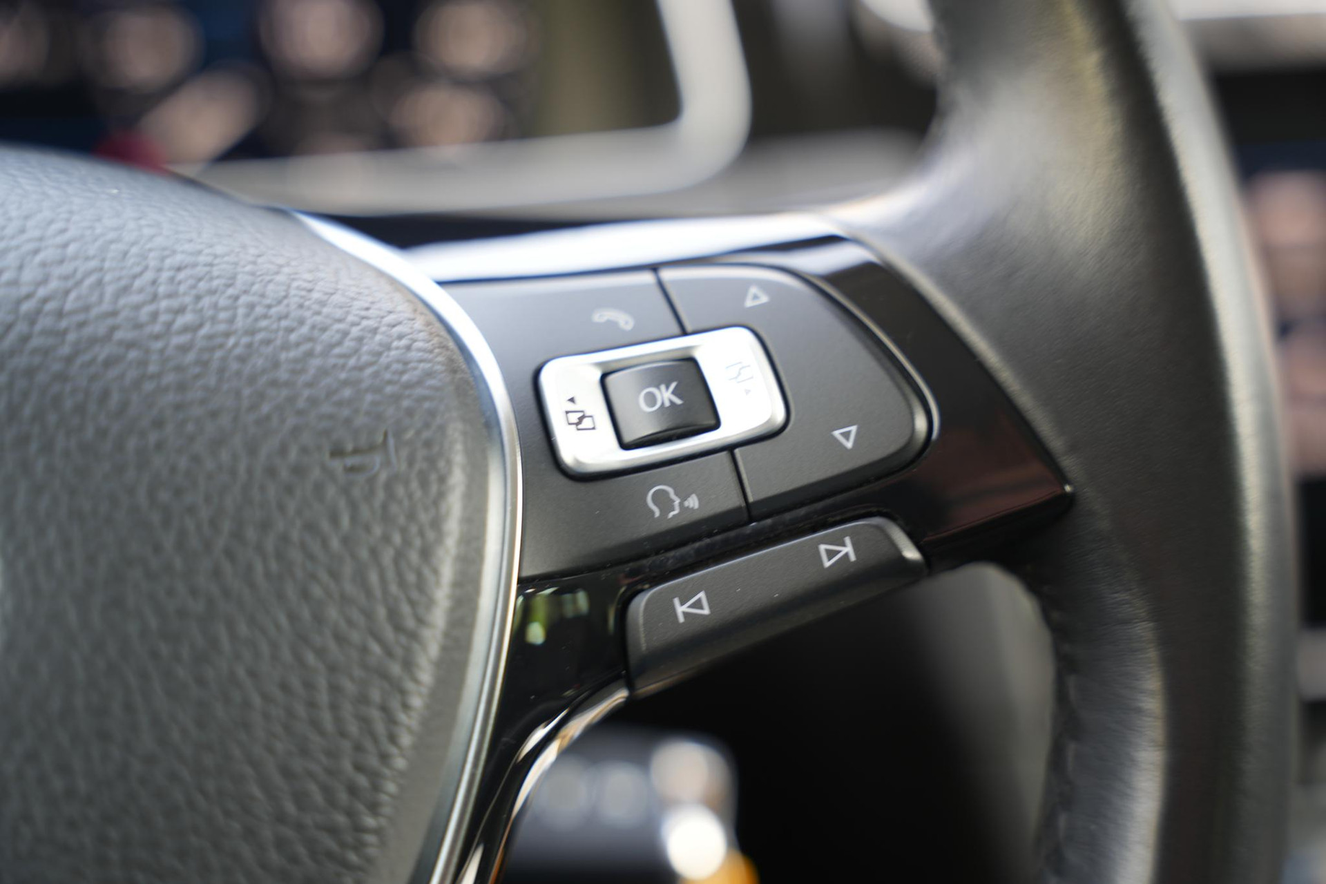 Volkswagen Golf 1.4 TSI Highline 2017 Indium grey metallic 36