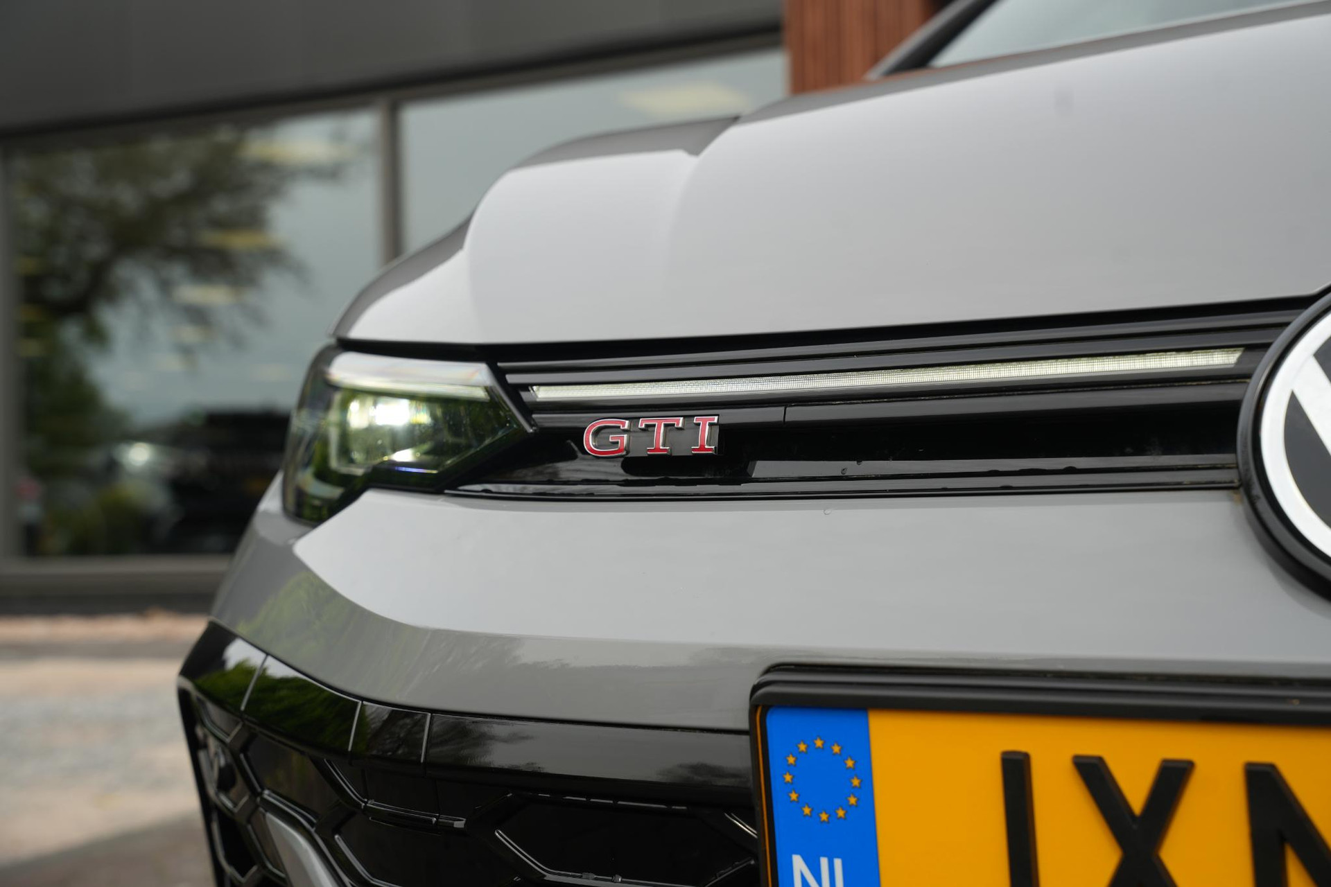 Volkswagen Golf 2.0 TSI GTI 2024 Moonstone grey (C2) 10