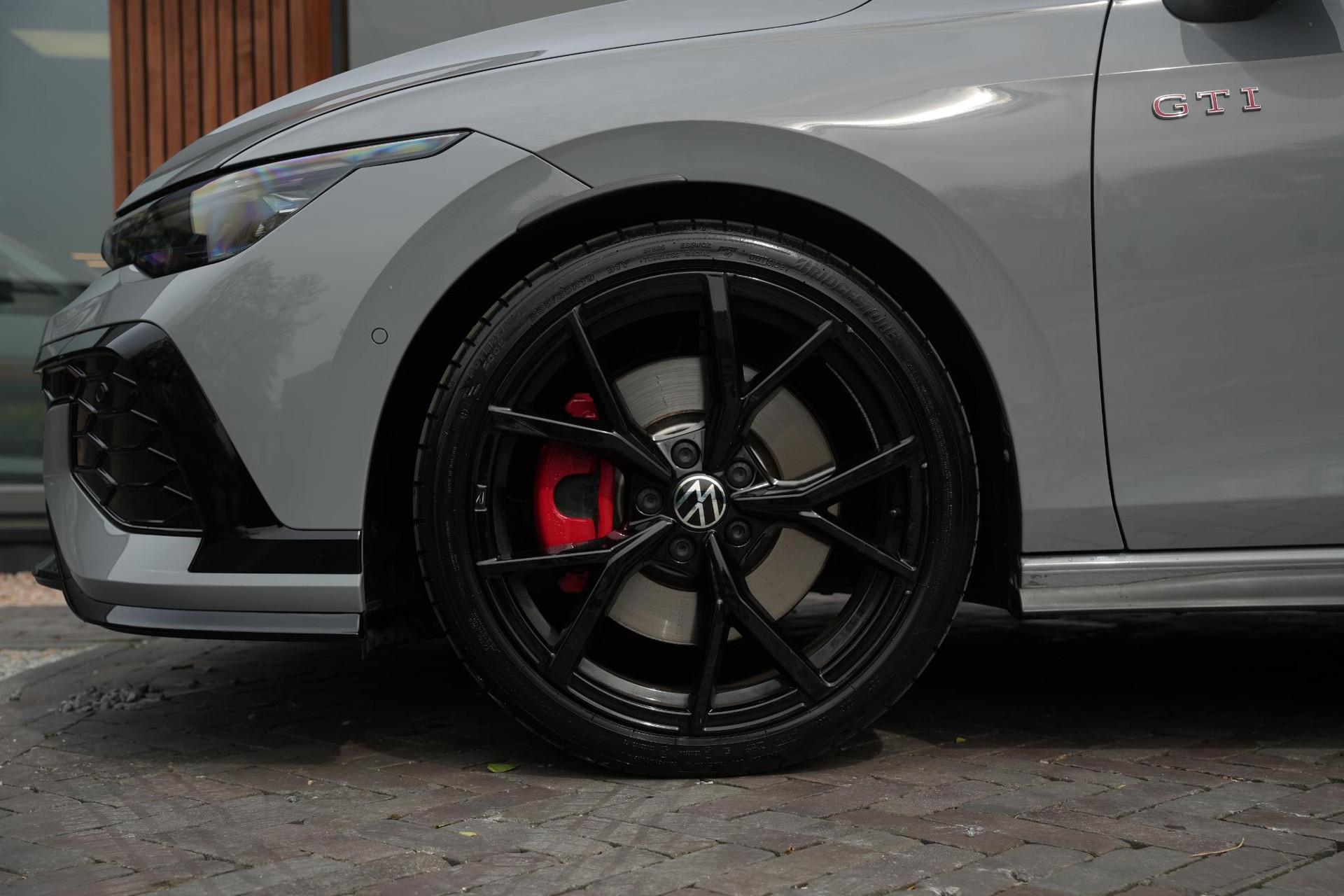Volkswagen Golf 2.0 TSI GTI 2024 Moonstone grey (C2) 11