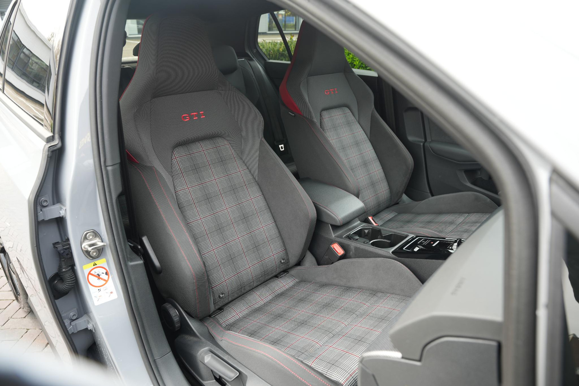 Volkswagen Golf 2.0 TSI GTI 2024 Moonstone grey (C2) 27