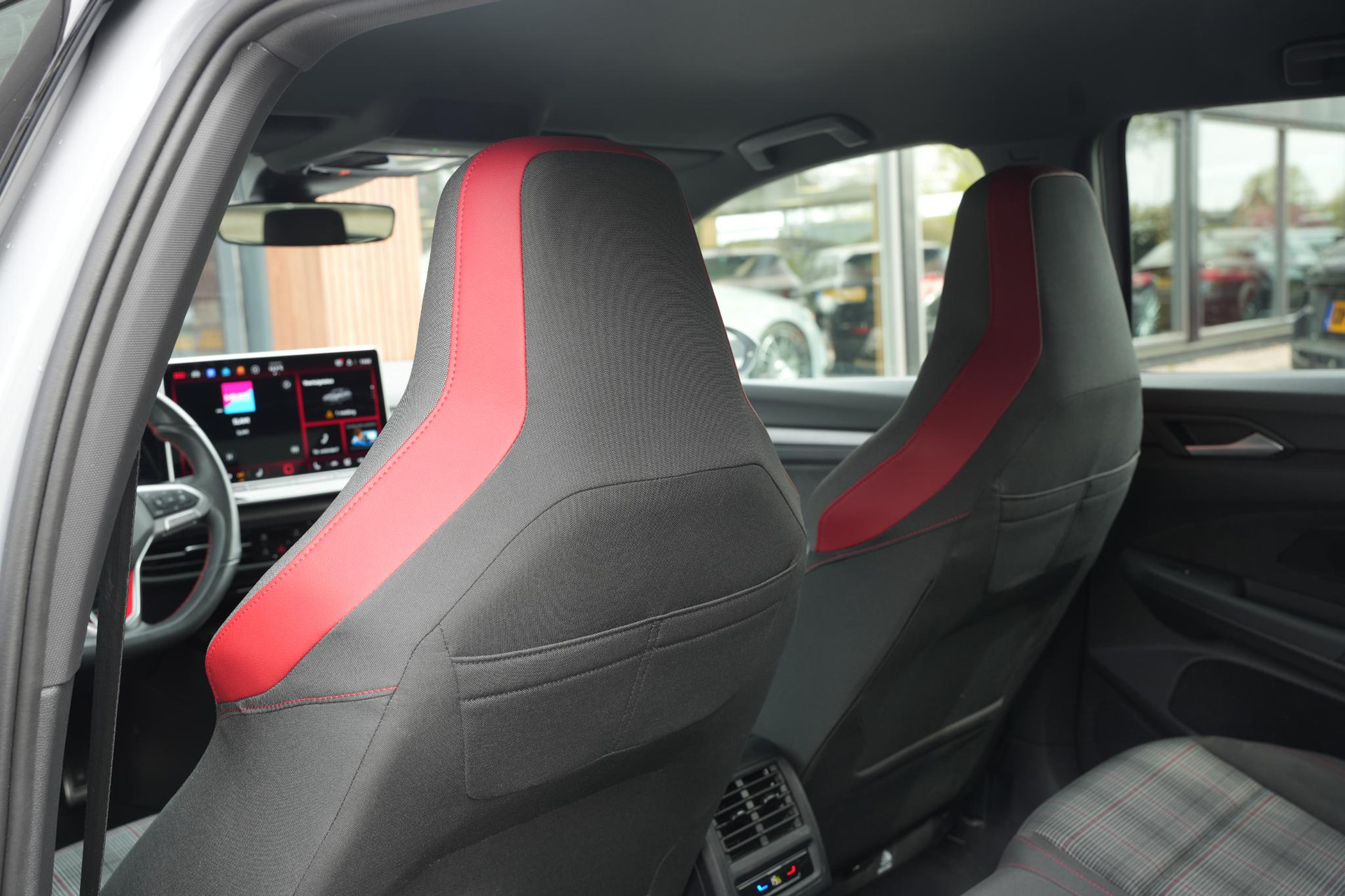 Volkswagen Golf 2.0 TSI GTI 2024 Moonstone grey (C2) 28