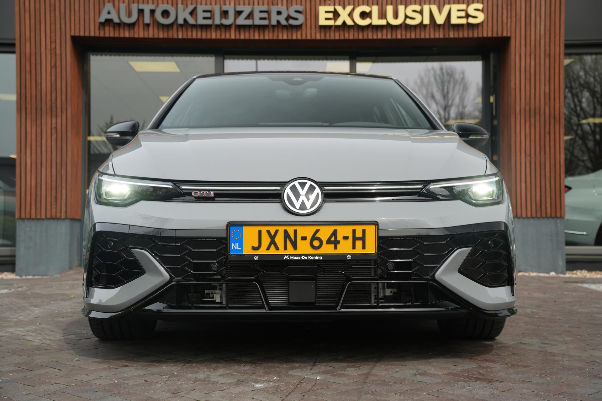 Volkswagen Golf 2.0 TSI GTI 2024 Moonstone grey (C2) 3