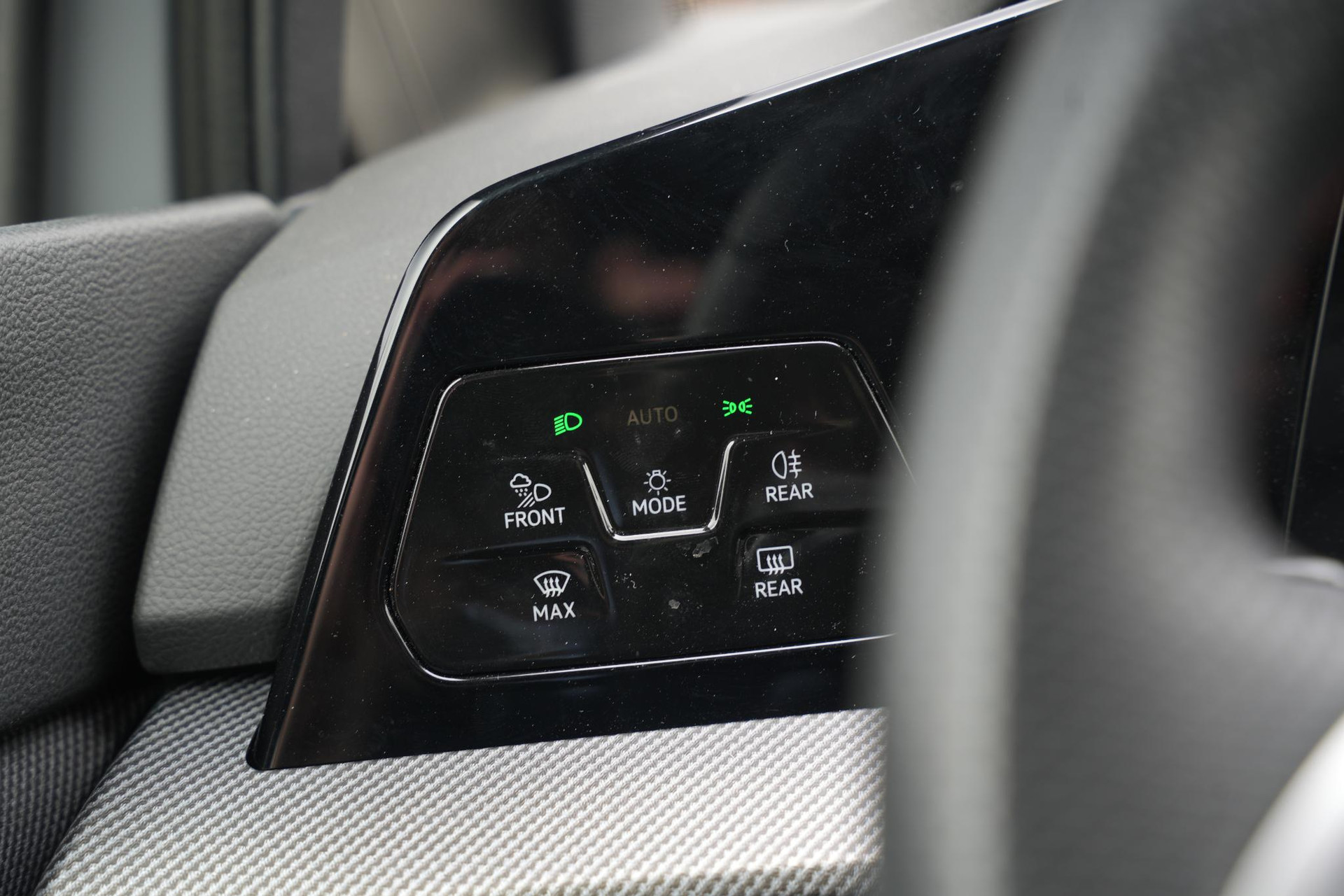 Volkswagen Golf 2.0 TSI GTI 2024 Moonstone grey (C2) 44