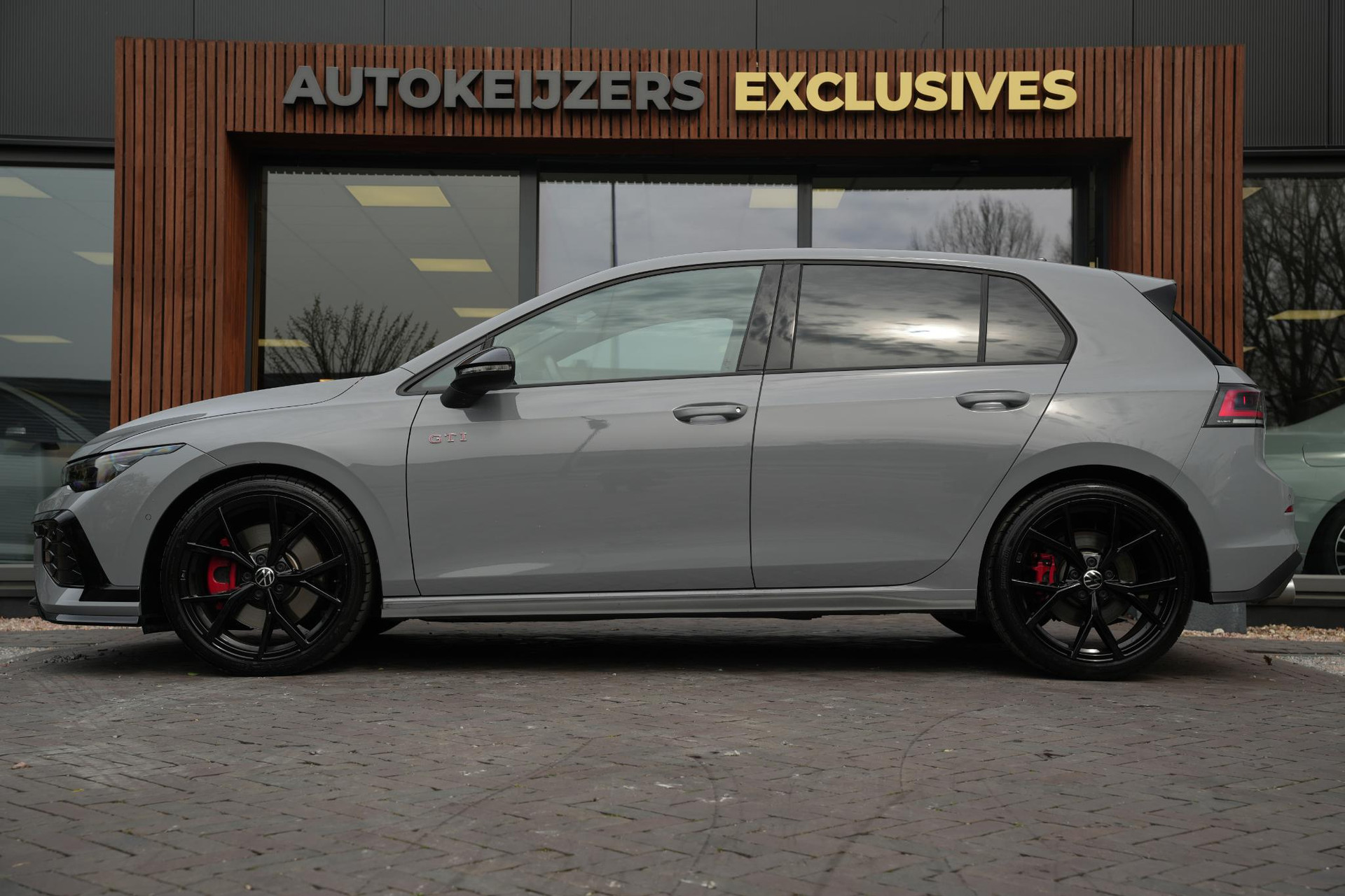 Volkswagen Golf 2.0 TSI GTI 2024 Moonstone grey (C2) 5