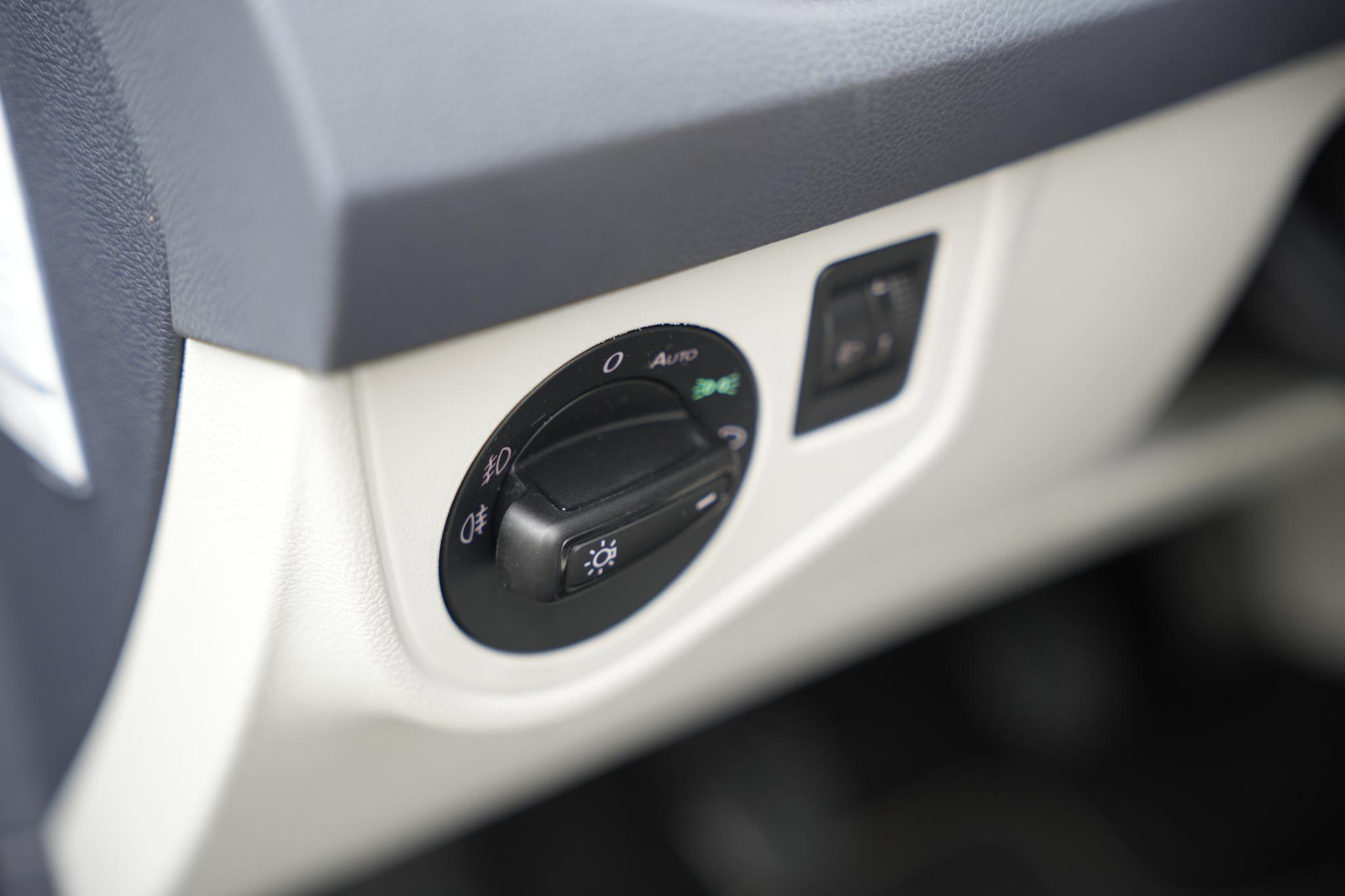 Volkswagen Polo 1.0 TSI Beats 2018 Deep black pearl 17