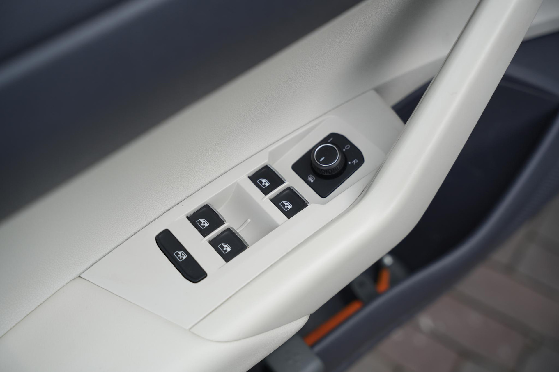 Volkswagen Polo 1.0 TSI Beats 2018 Deep black pearl 18