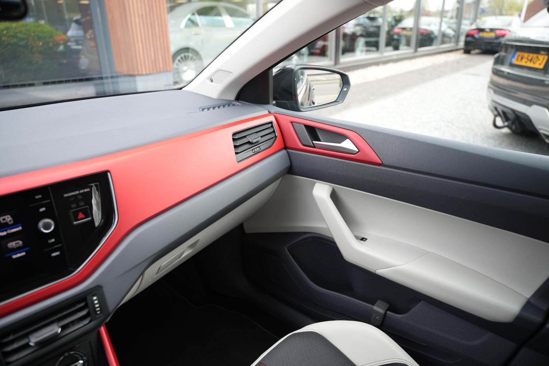 Volkswagen Polo 1.0 TSI Beats 2018 Deep black pearl 28