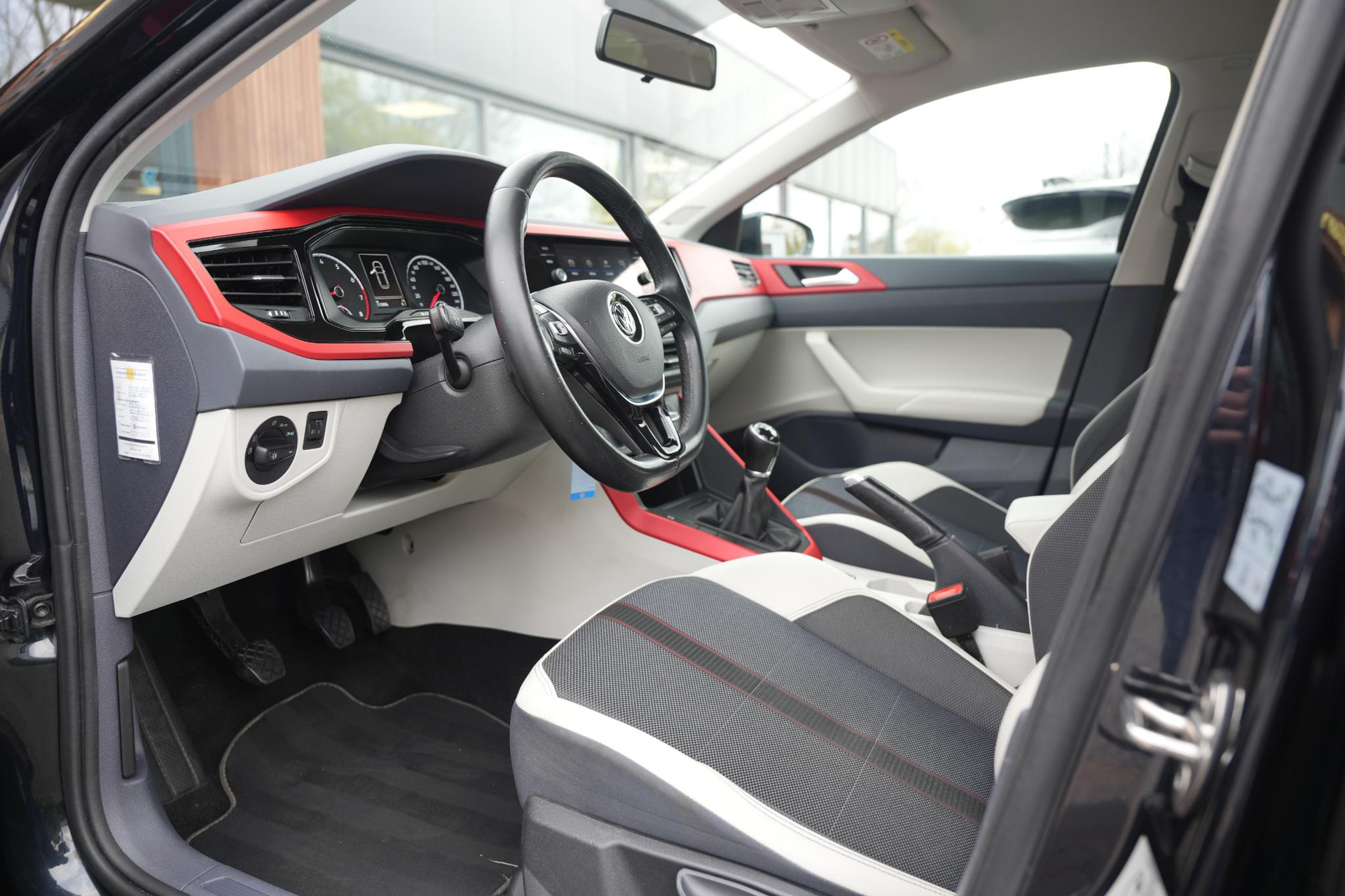 Volkswagen Polo 1.0 TSI Beats 2018 Deep black pearl 6