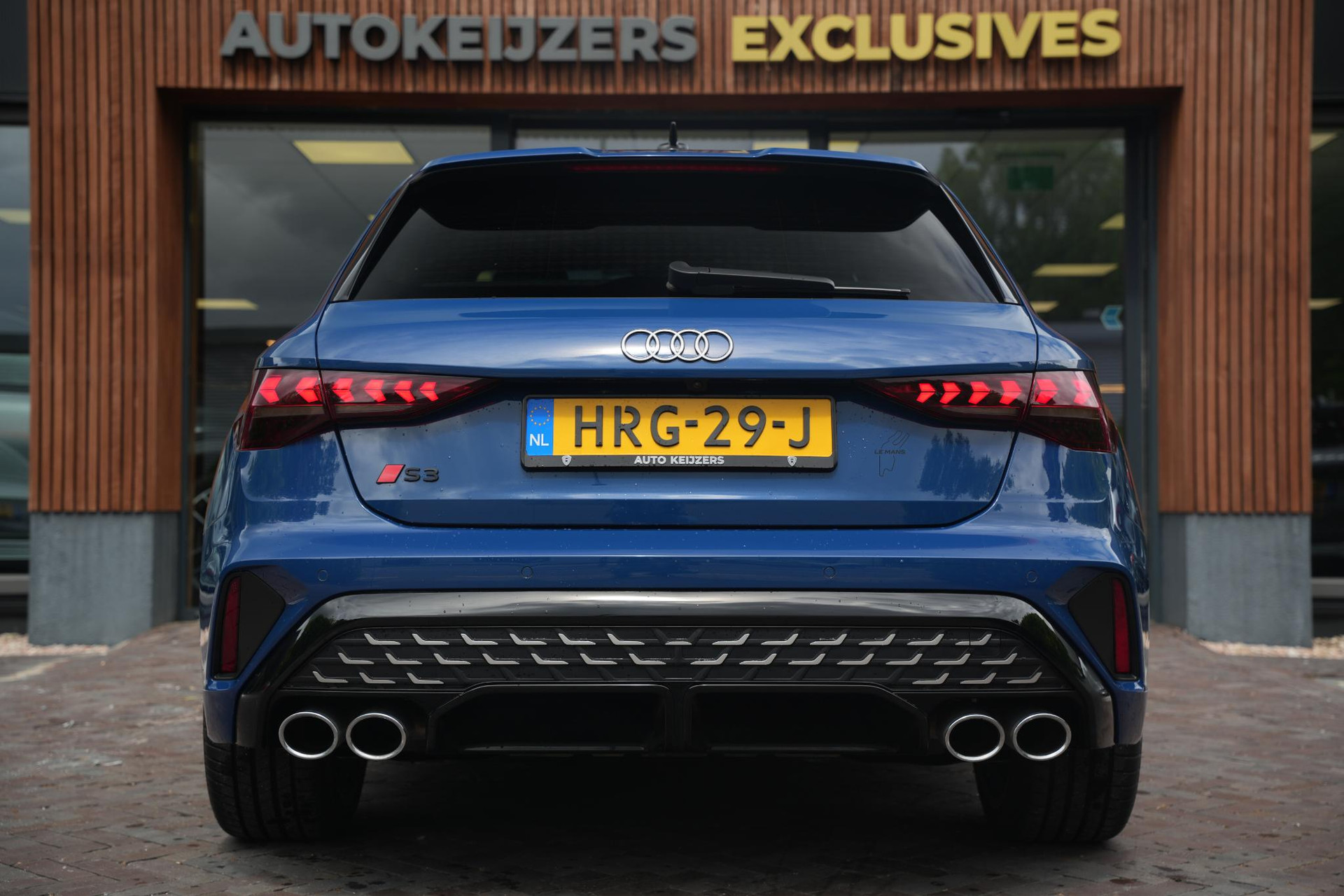 Audi A3 Sportback 2.0 TFSI S3 quattro 2024 Ascariblauw metallic 11