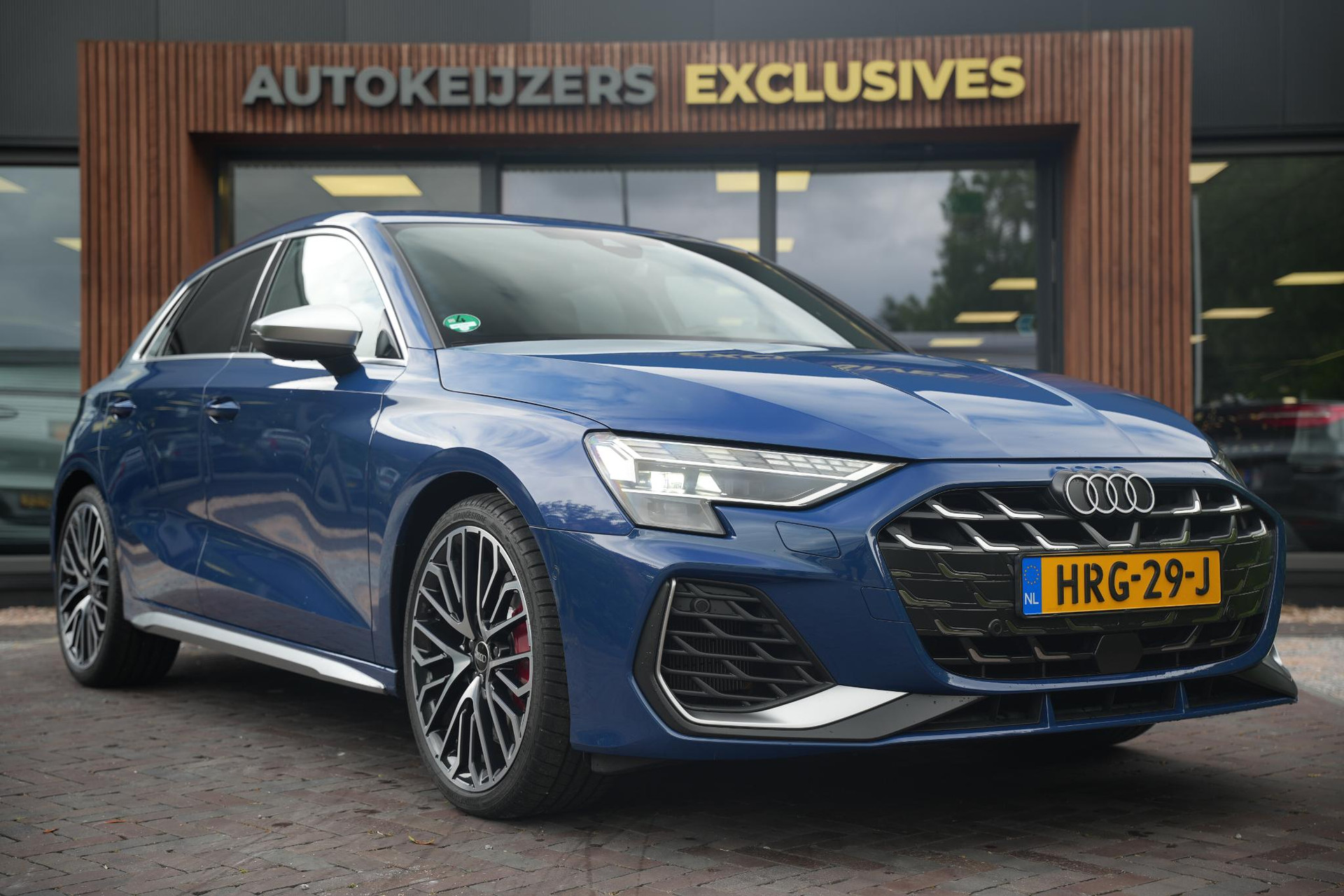 Audi A3 Sportback 2.0 TFSI S3 quattro 2024 Ascariblauw metallic 3