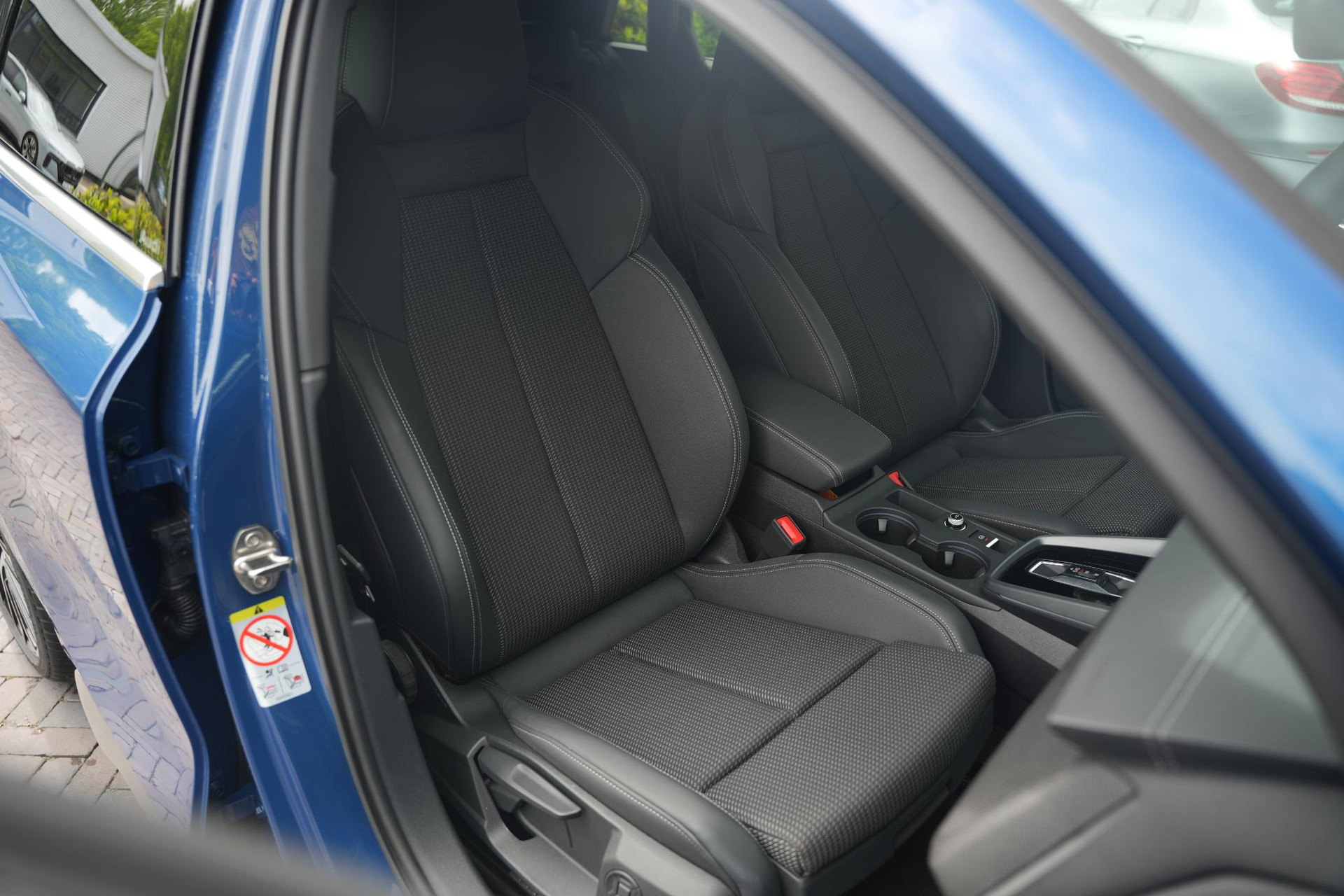 Audi A3 Sportback 2.0 TFSI S3 quattro 2024 Ascariblauw metallic 38
