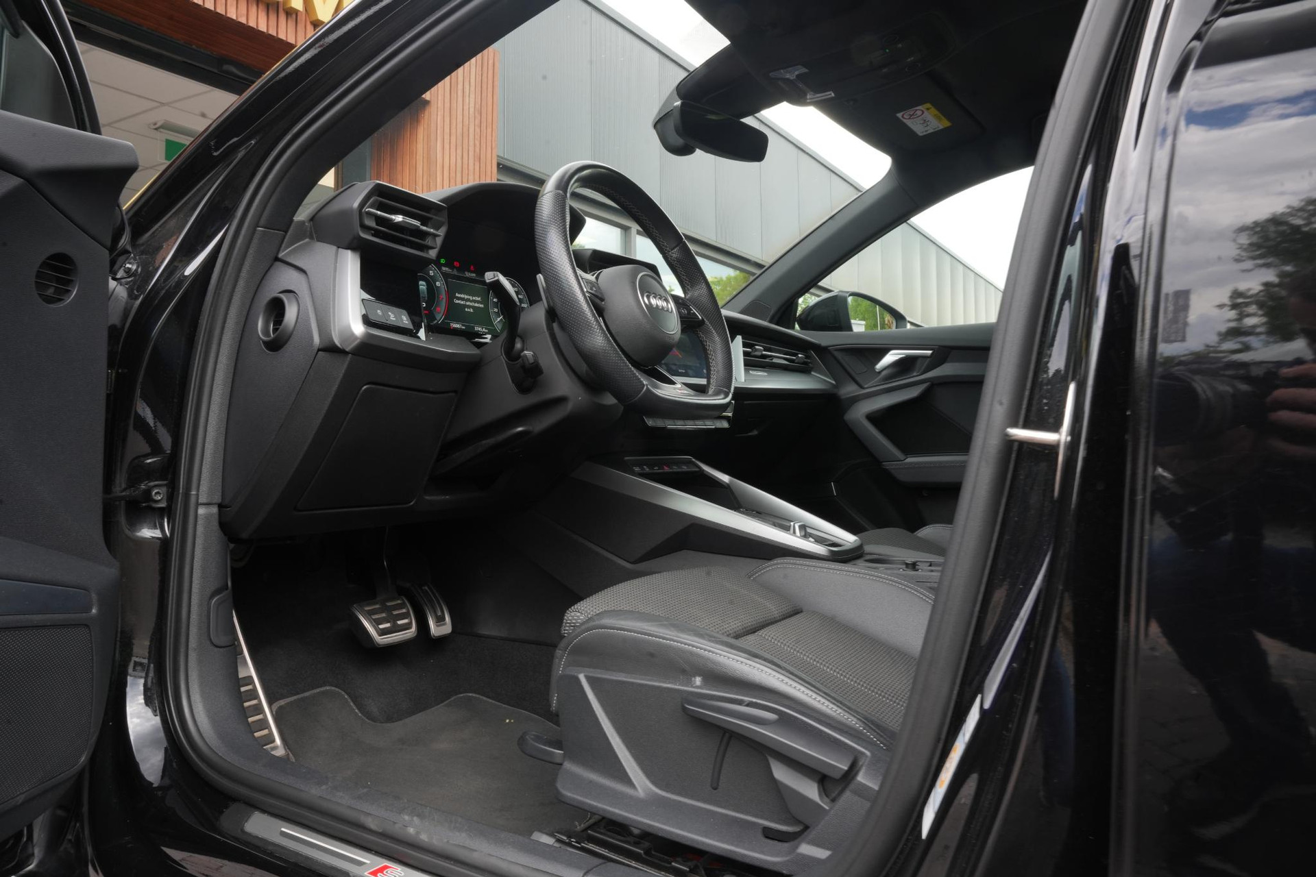 Audi A3 Sportback 40 TFSI e Business edition 2021 Mythoszwart metallic 16