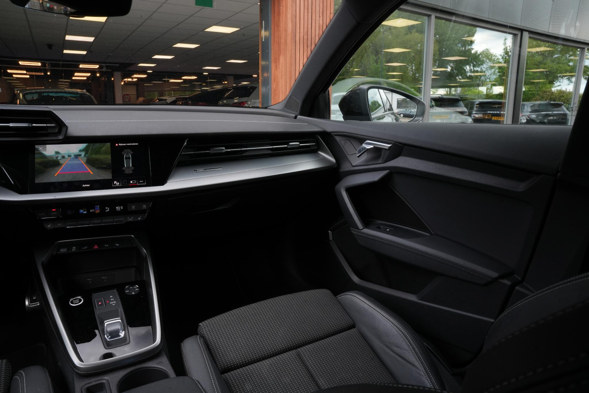 Audi A3 Sportback 40 TFSI e Business edition 2021 Mythoszwart metallic 22