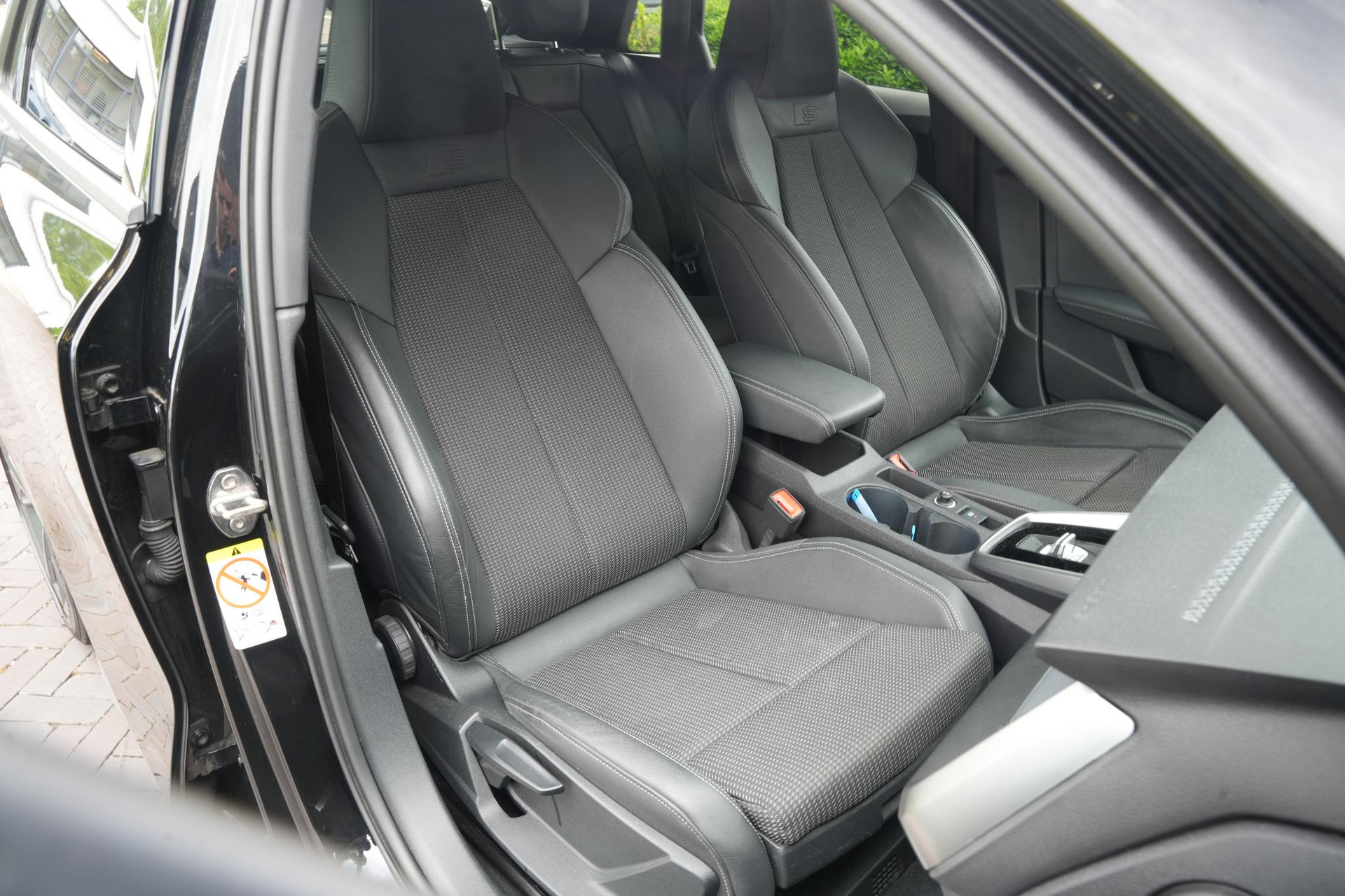 Audi A3 Sportback 40 TFSI e Business edition 2021 Mythoszwart metallic 29
