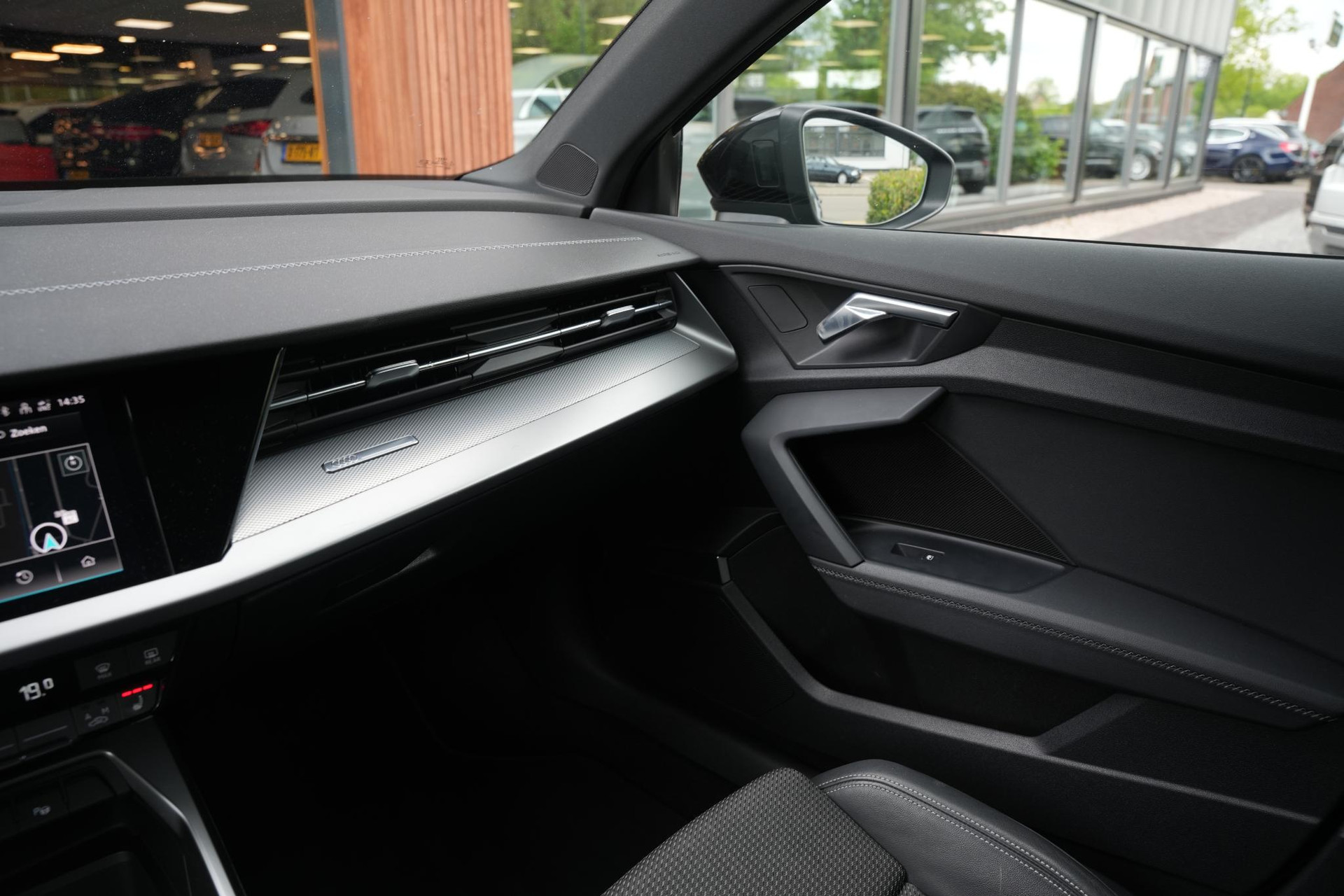 Audi A3 Sportback 40 TFSI e Business edition 2021 Mythoszwart metallic 47