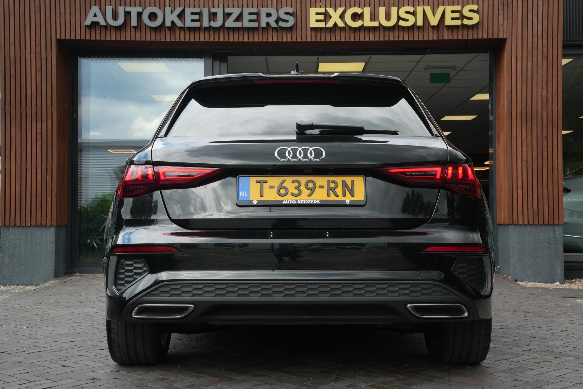 Audi A3 Sportback 40 TFSI e Business edition 2021 Mythoszwart metallic 5