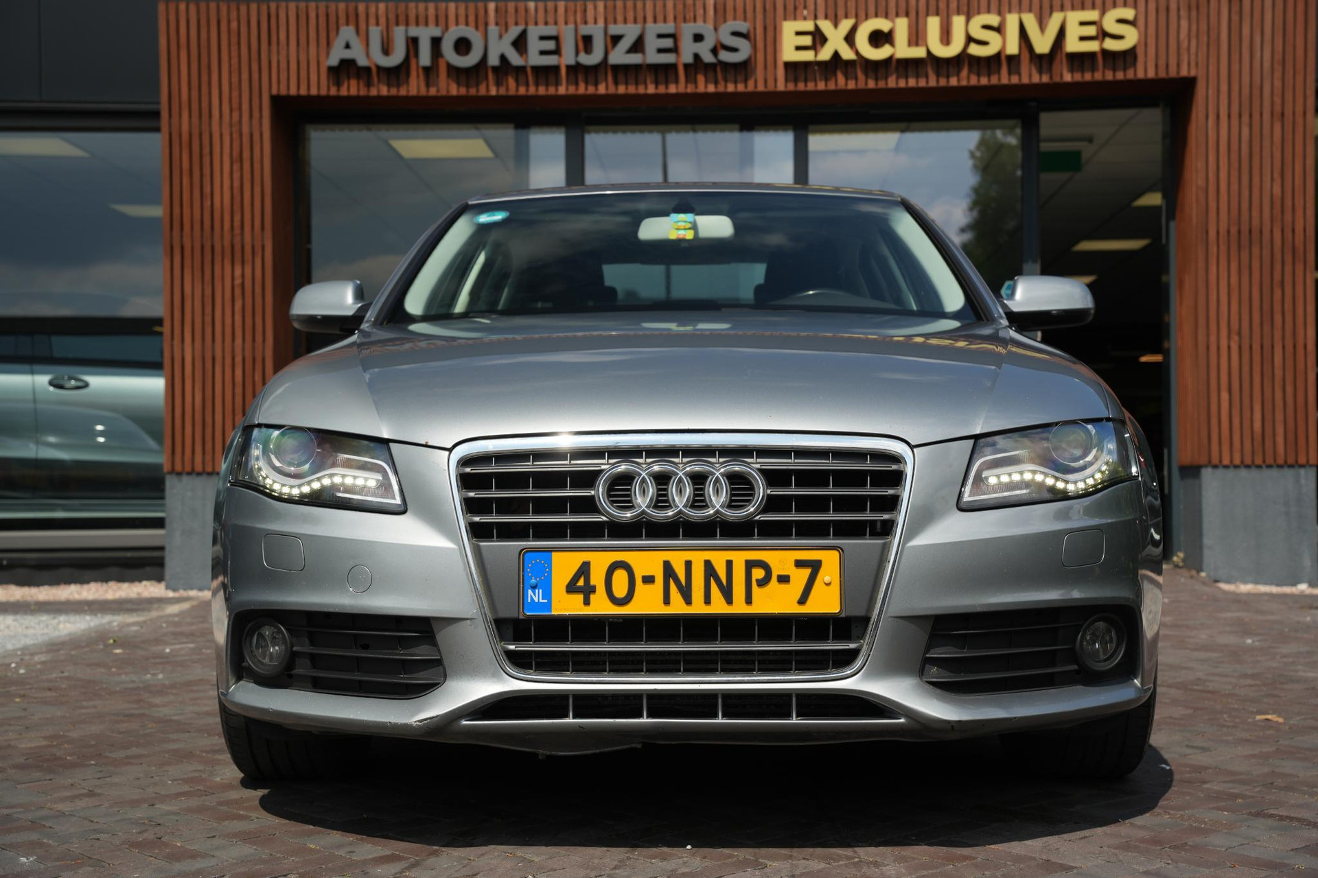 Audi A4 Limousine 1.8 TFSI Pro Line 2010 Quartzgrijs metallic 3
