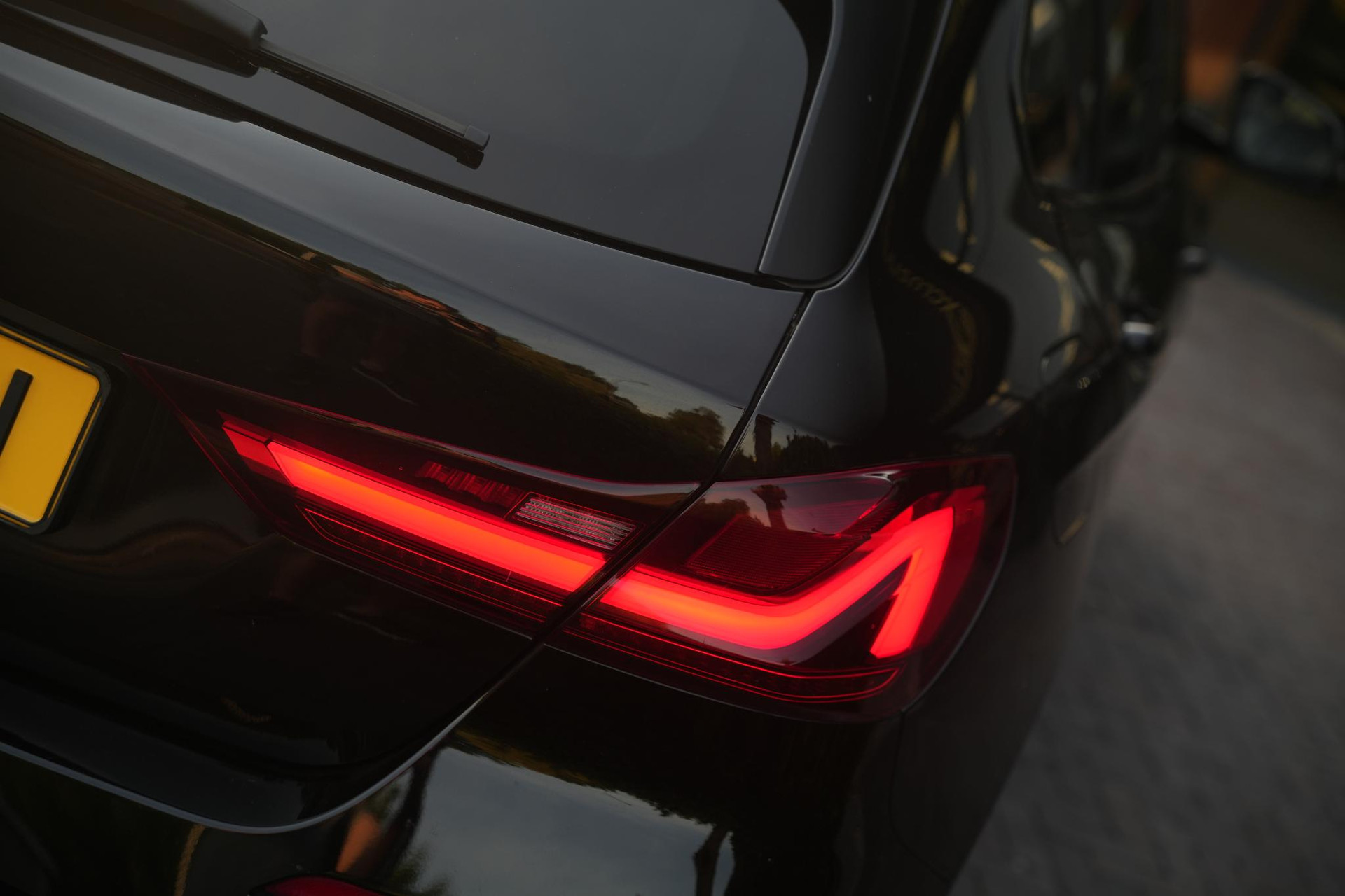BMW 1-serie 118i Executive Edition 2020 Schwarz ii 15