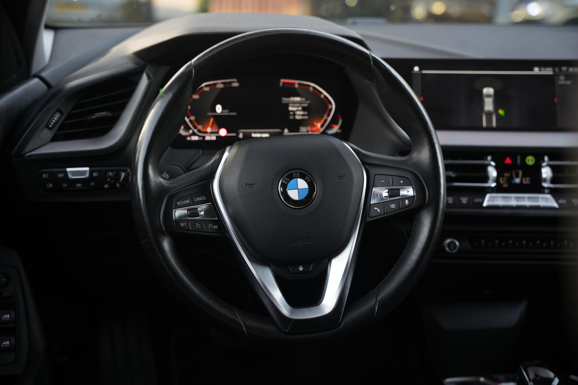 BMW 1-serie 118i Executive Edition 2020 Schwarz ii 18