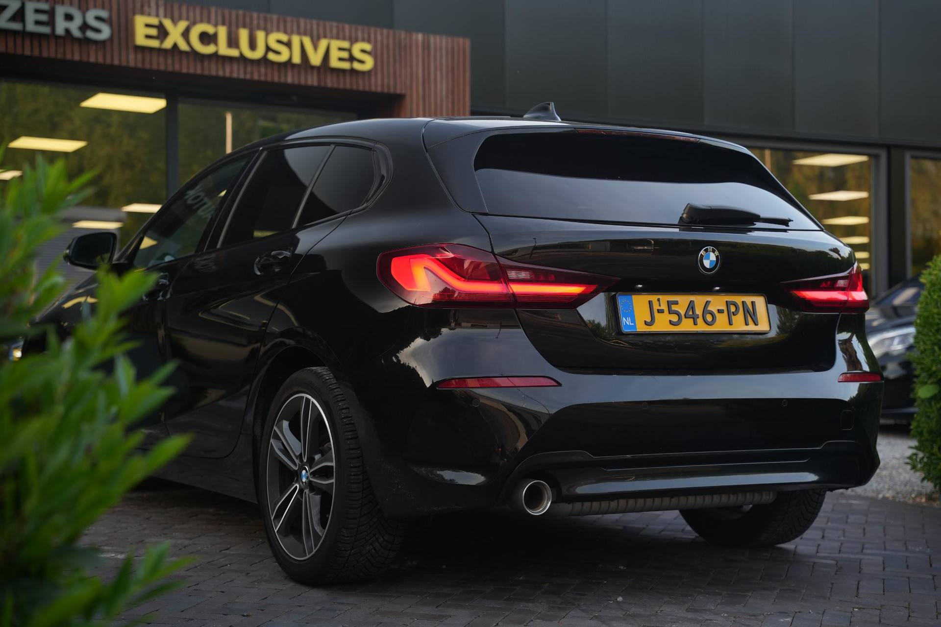 BMW 1-serie 118i Executive Edition 2020 Schwarz ii 36
