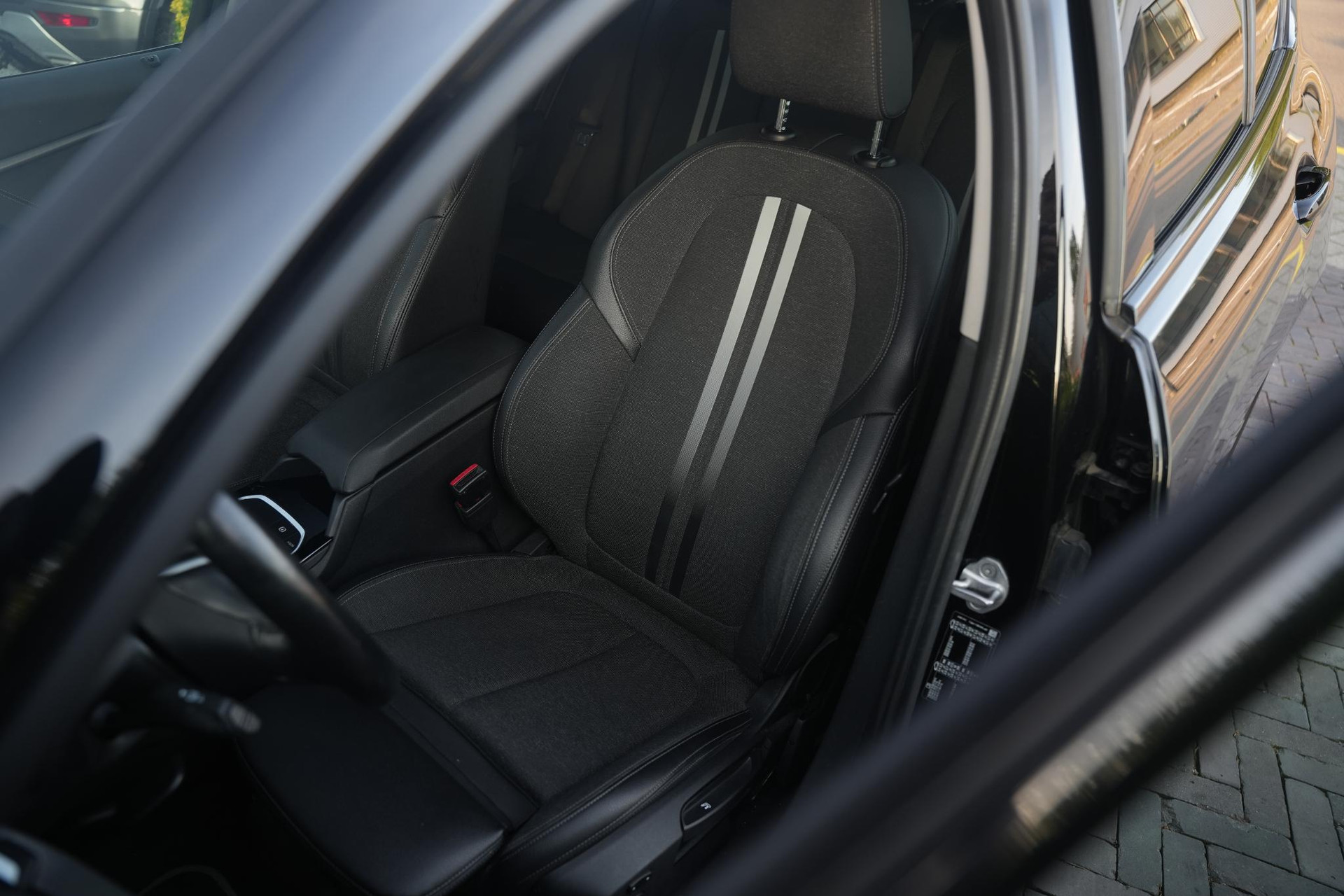 BMW 1-serie 118i Executive Edition 2020 Schwarz ii 4
