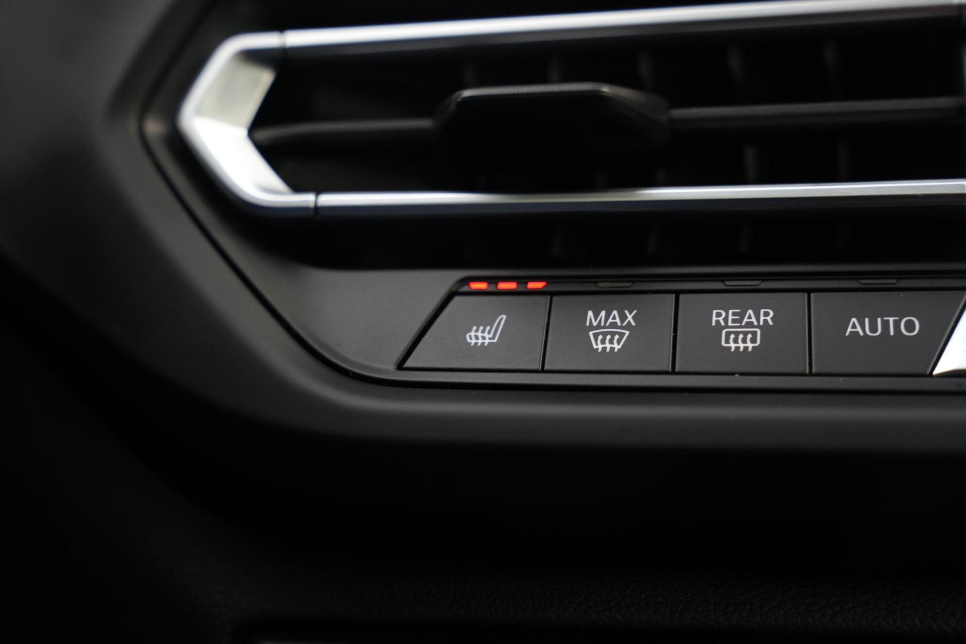 BMW 1-serie 118i High Executive 2020 Mineral-grau metallic (B39) 36