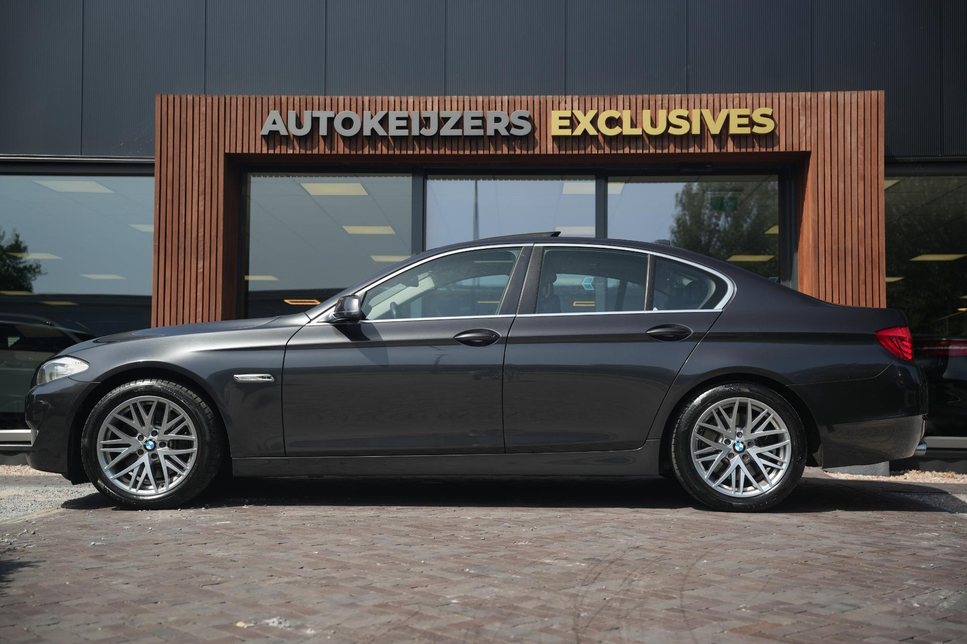 BMW 5 Serie 530d High Executive 2012  5