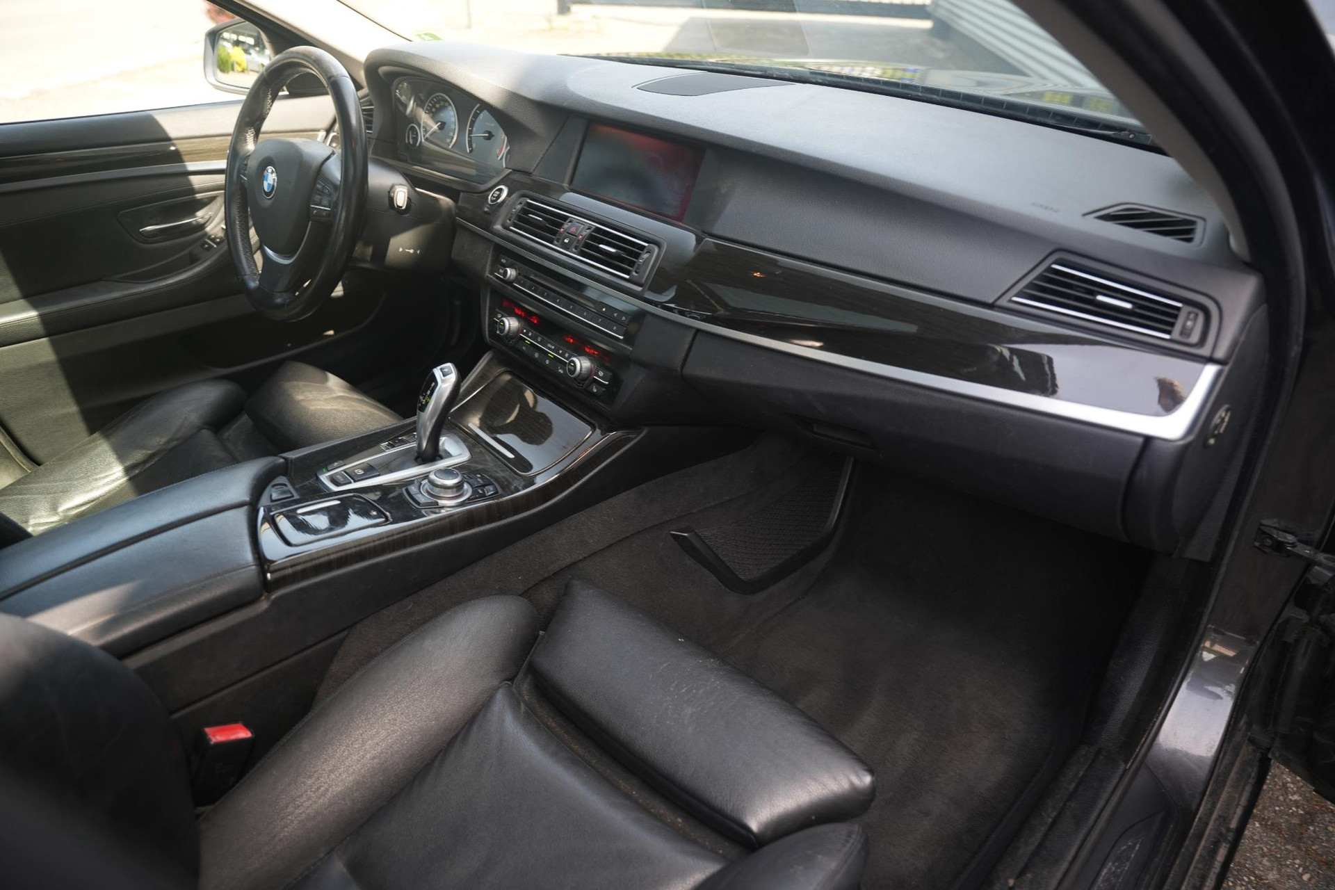 BMW 5 Serie 530d High Executive 2012  8