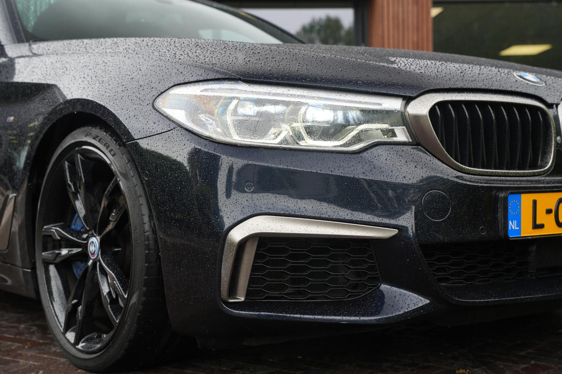 BMW 5 Serie M550i xDrive High Executive 2018 CARBONSCHWARZ METALLIC (416) 10