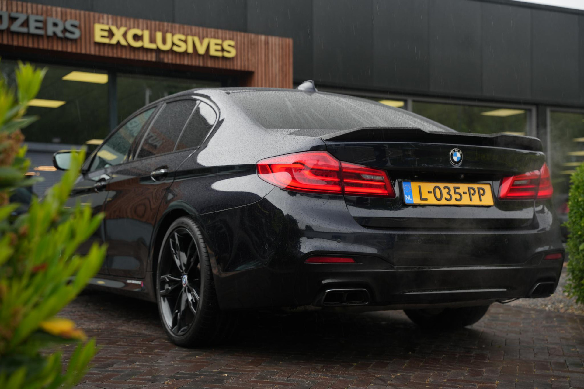 BMW 5 Serie M550i xDrive High Executive 2018 CARBONSCHWARZ METALLIC (416) 14