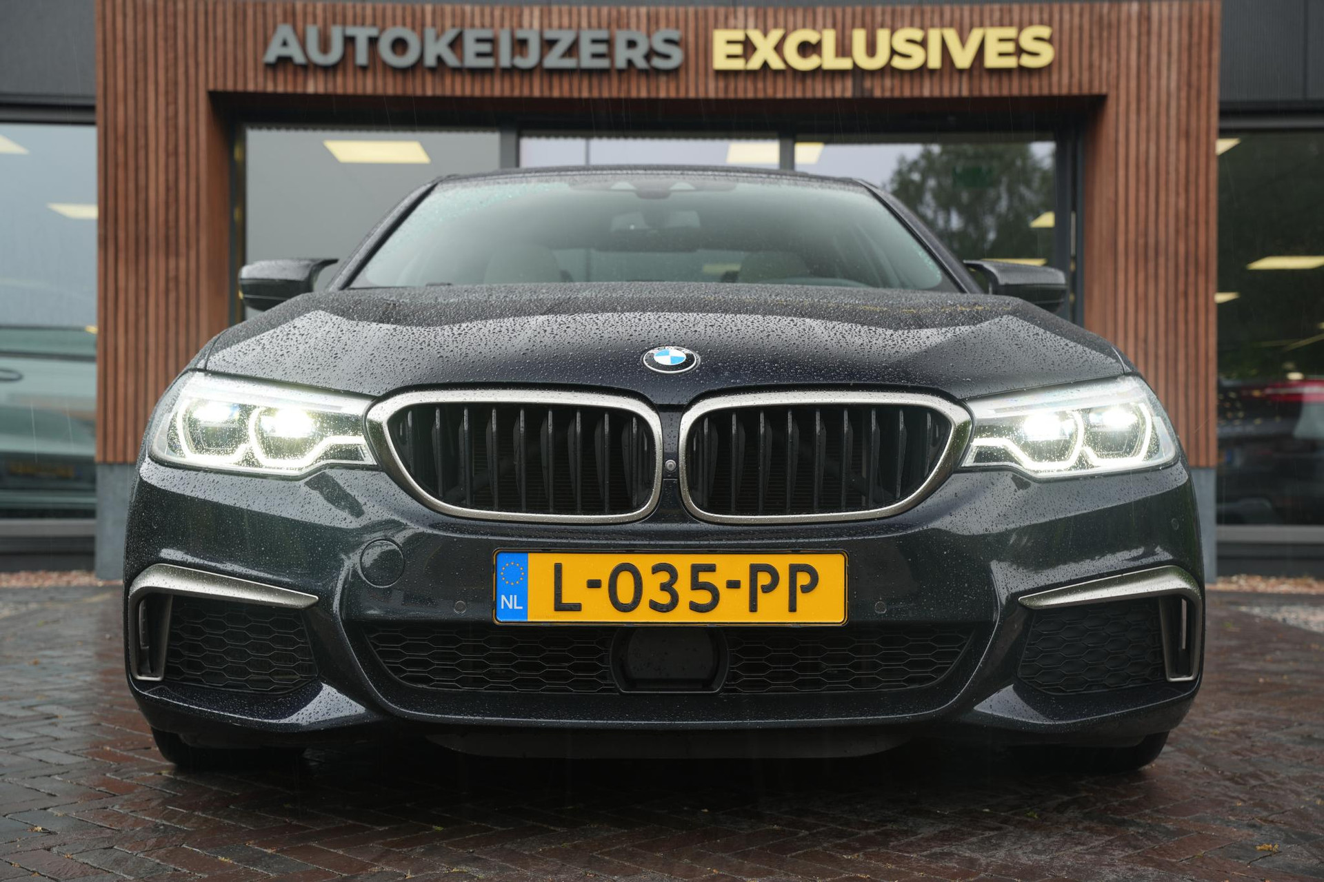 BMW 5 Serie M550i xDrive High Executive 2018 CARBONSCHWARZ METALLIC (416) 3