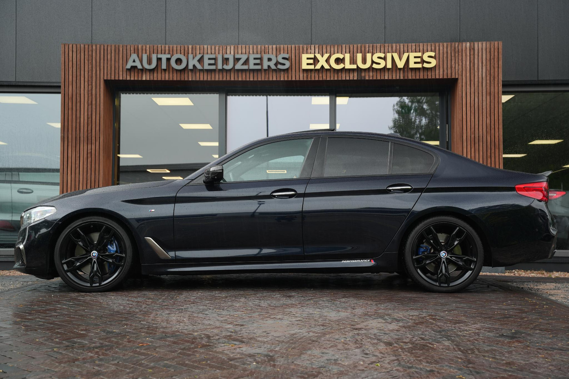 BMW 5 Serie M550i xDrive High Executive 2018 CARBONSCHWARZ METALLIC (416) 5