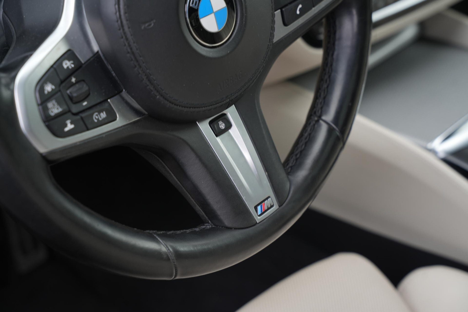 BMW 5 Serie M550i xDrive High Executive 2018 CARBONSCHWARZ METALLIC (416) 50