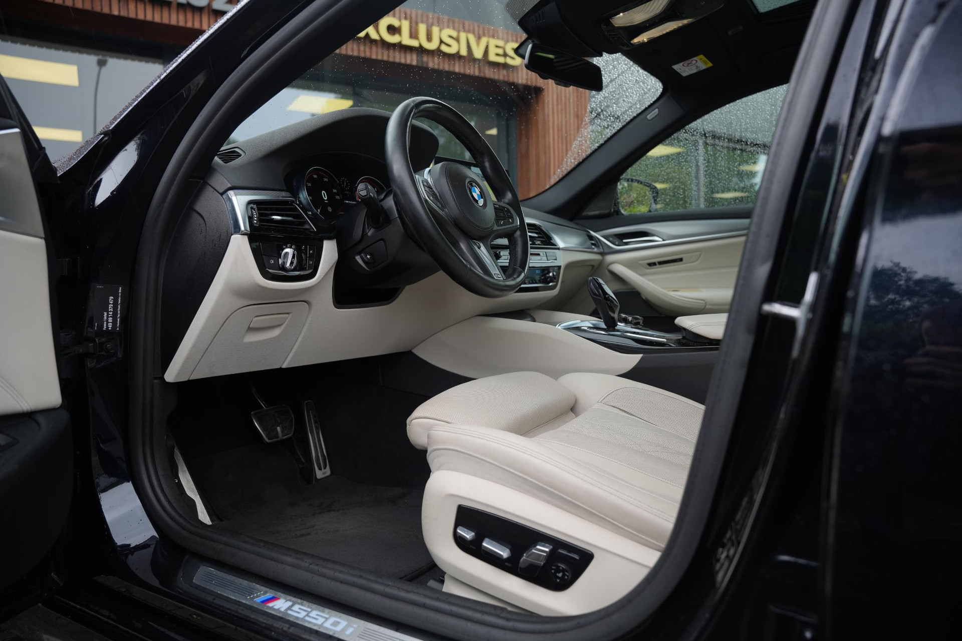 BMW 5 Serie M550i xDrive High Executive 2018 CARBONSCHWARZ METALLIC (416) 6