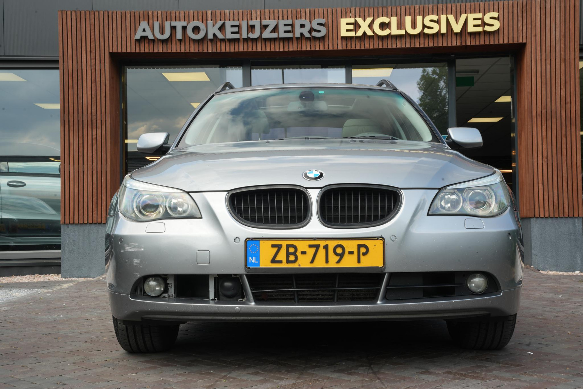 BMW 5 Serie Touring 530d High Executive 2004 Silber-grau metallic (A08) 3